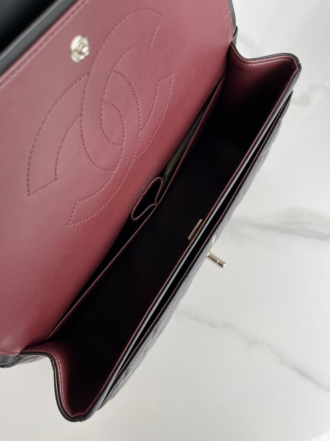 Ch**el Classic Flap Jumbo 30cm CF shiny black 19.5×30×10cm