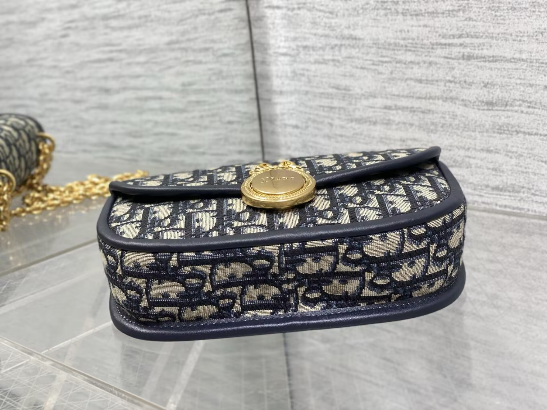 D10r Small Médaillon Flap Bag with Chain 21 x 12 x 5.5 cm