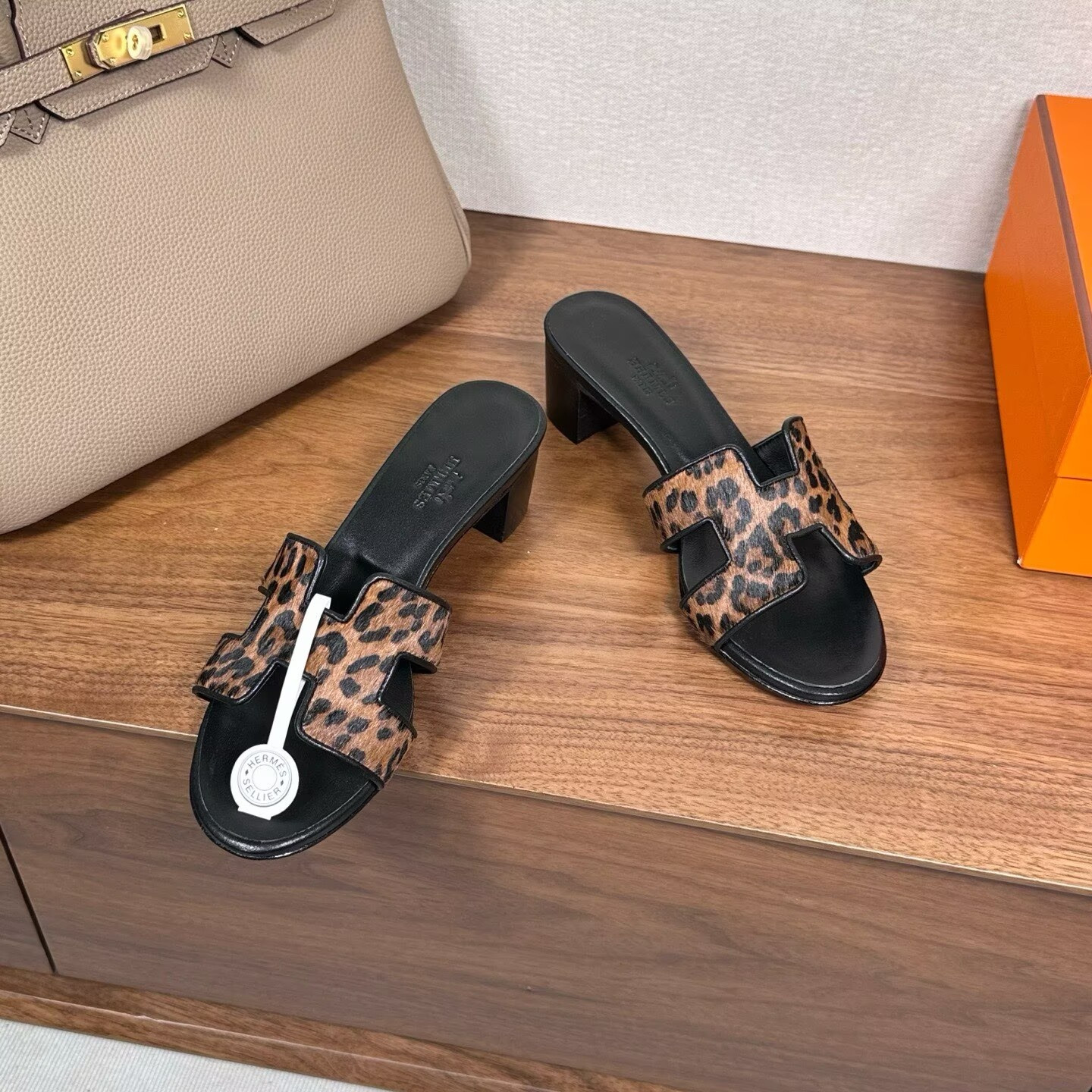 UA H**me5 Oasis Sandal