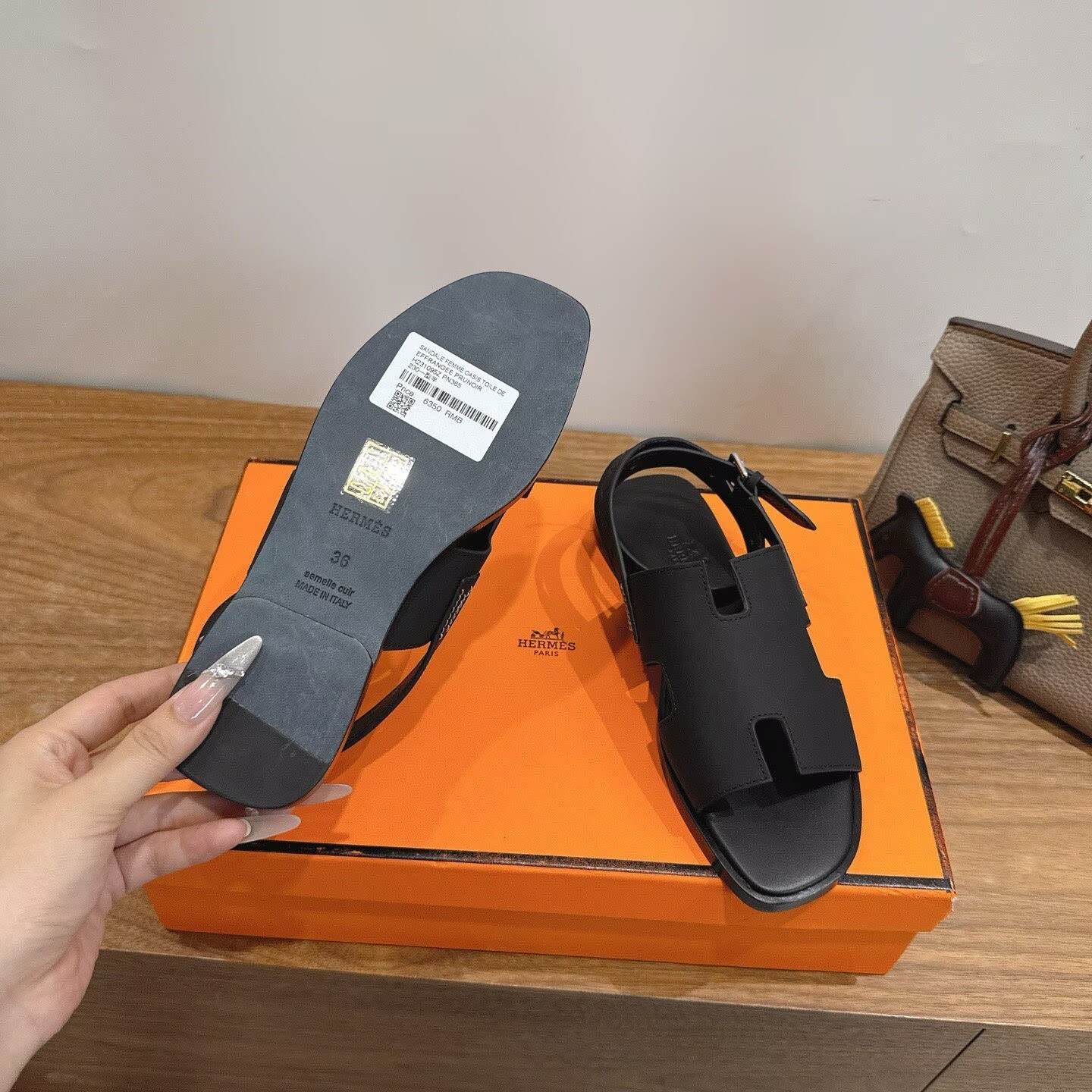 ua H**me5 maya sandal