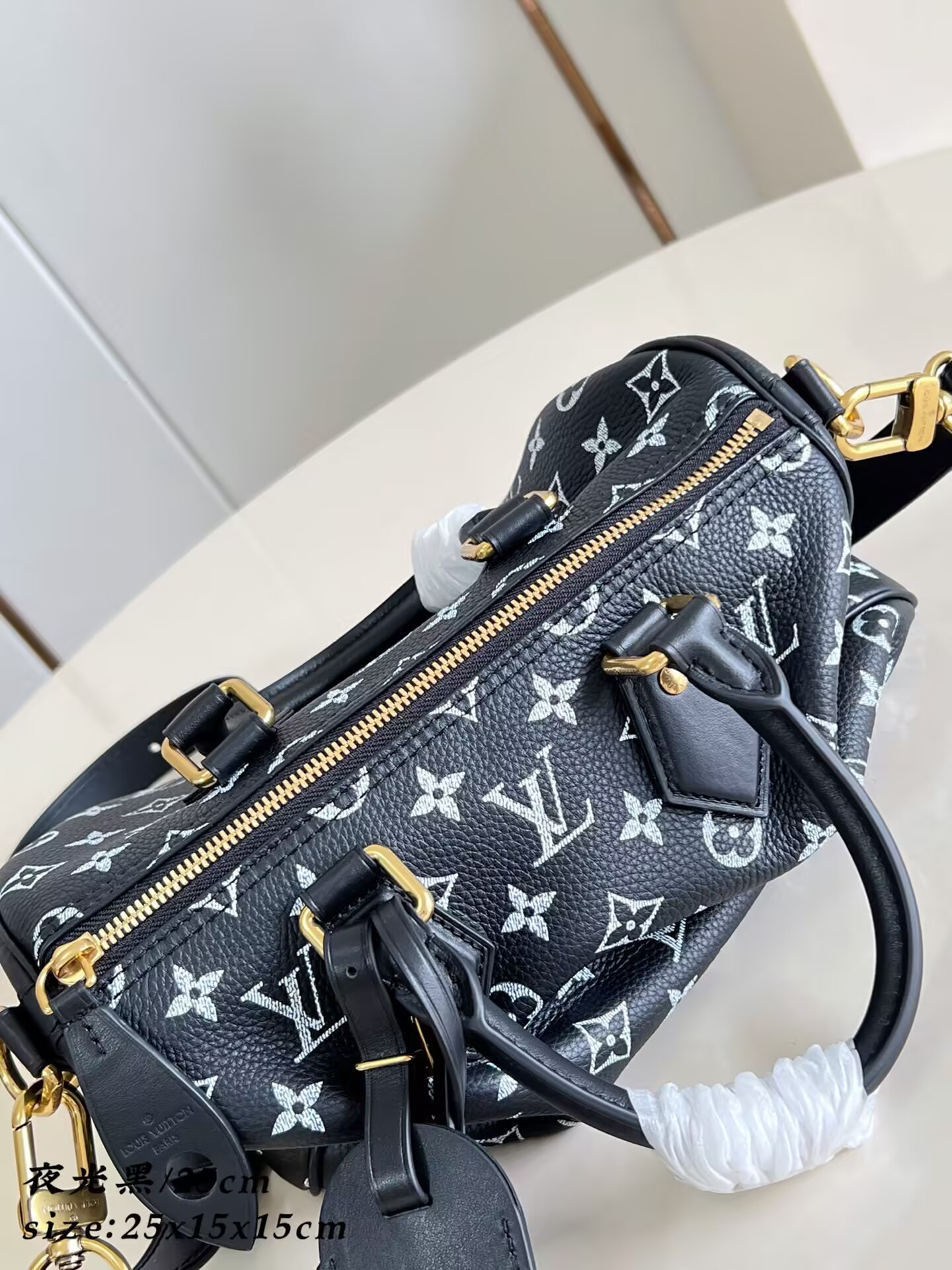 LV Speedy P9 Bandoulière M2A407 25 25x15x15cm