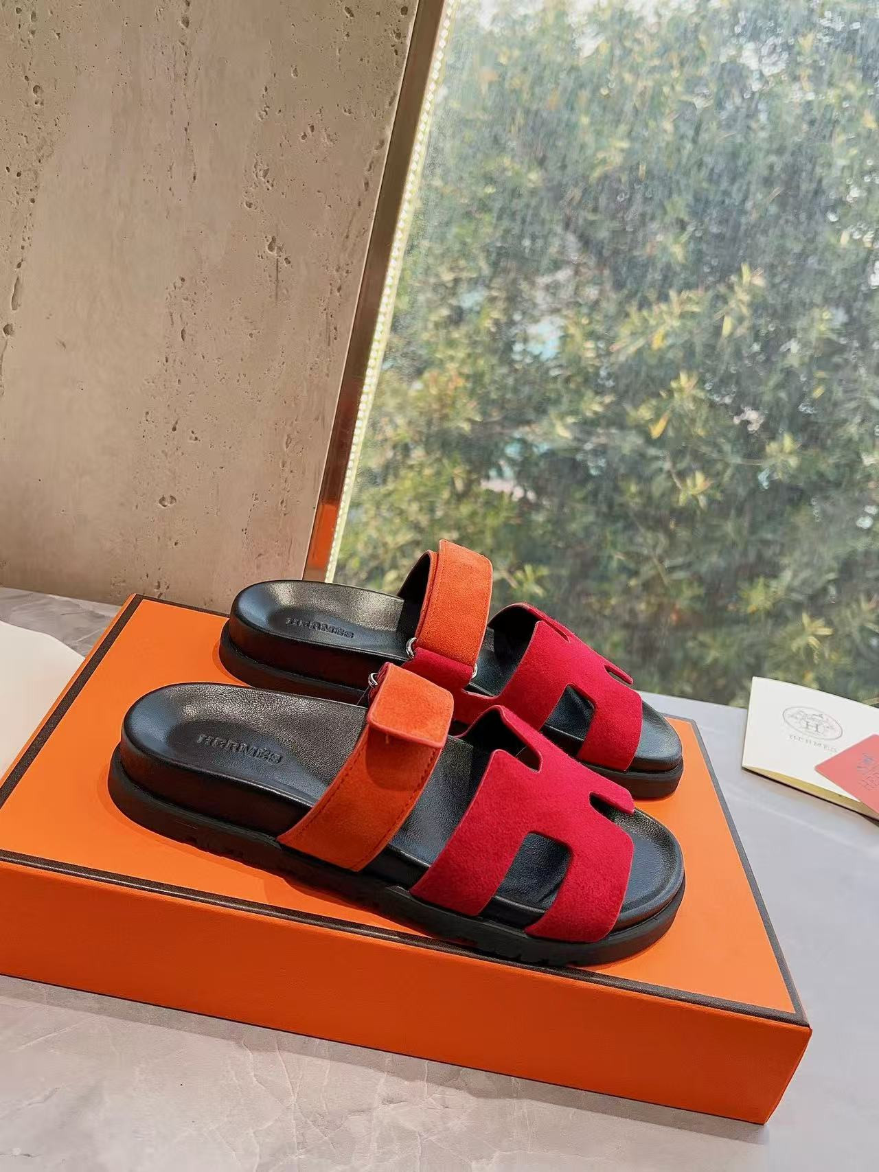 UA H**me5 Chypre Sandal