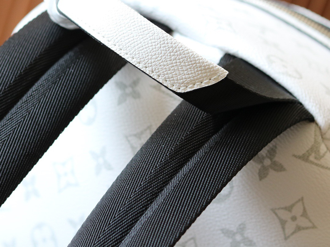 LV Discovery Backpack M31061 29×38×20cm