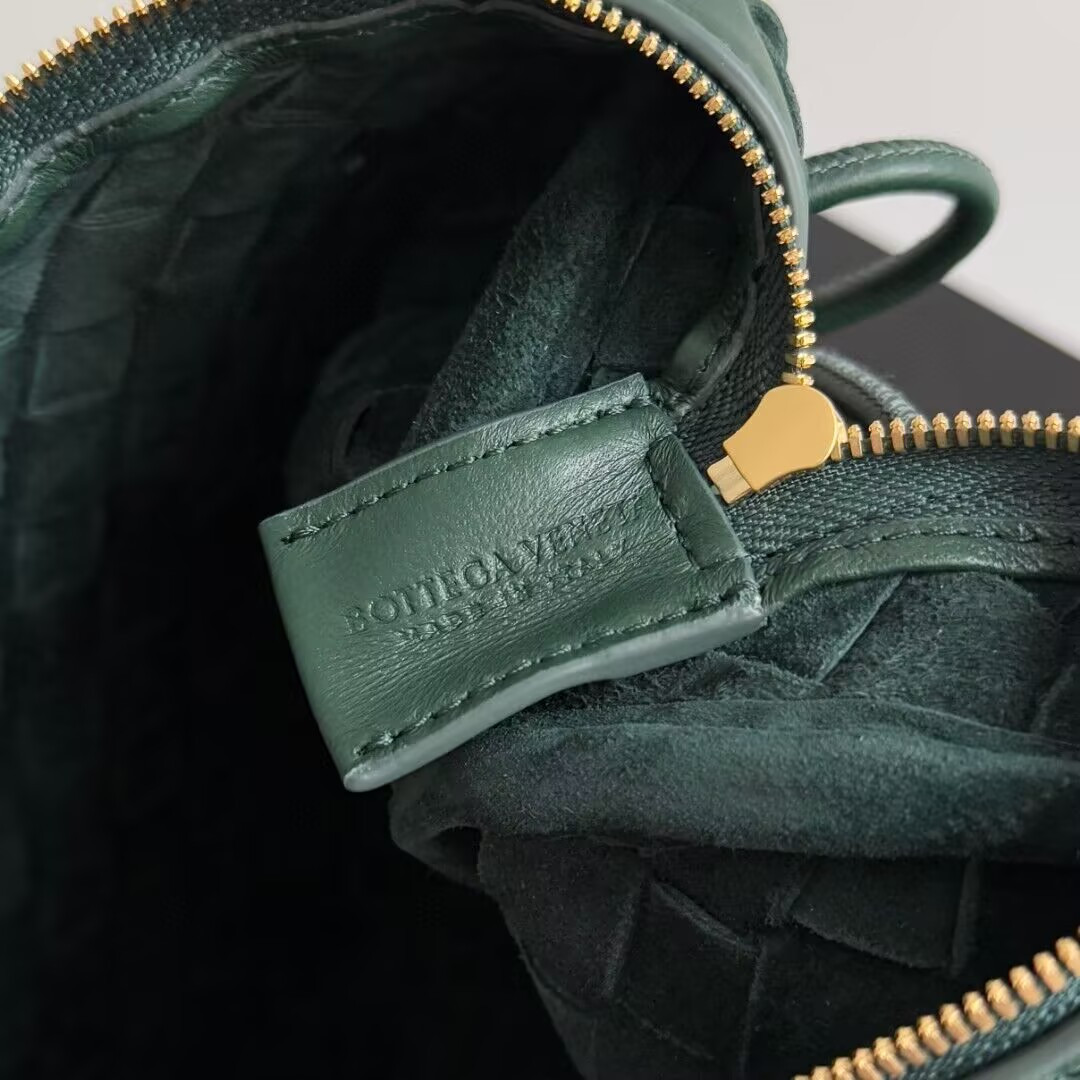 B0tt*ga Ven*ta Medium Loop Cross-Body Bag 22x15x8cm