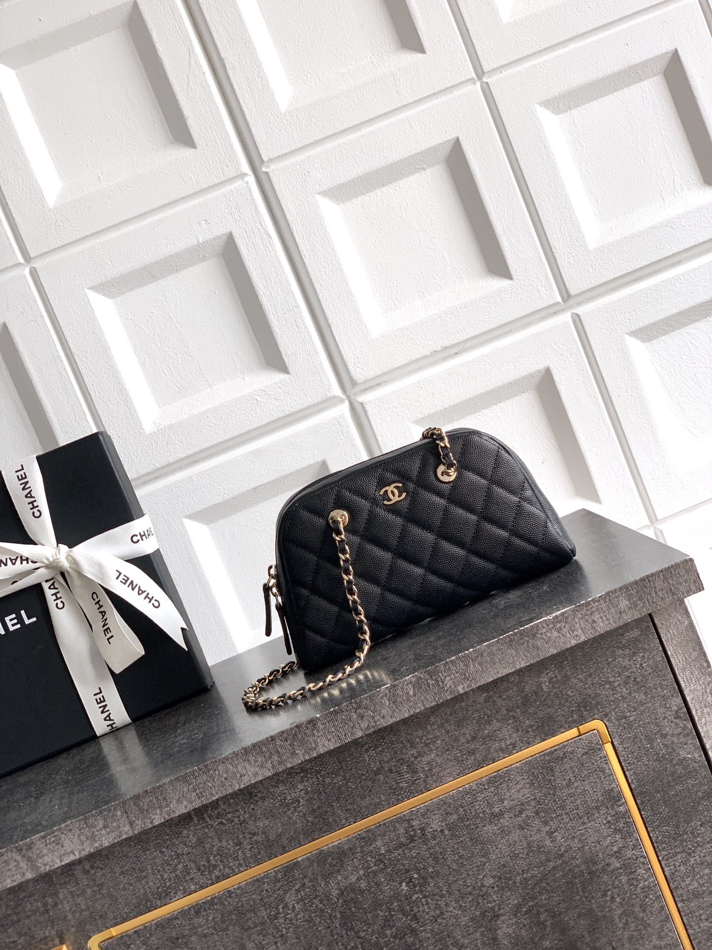 Ch**el clutch with chain ap5092 11.5x19.5x5.5cm