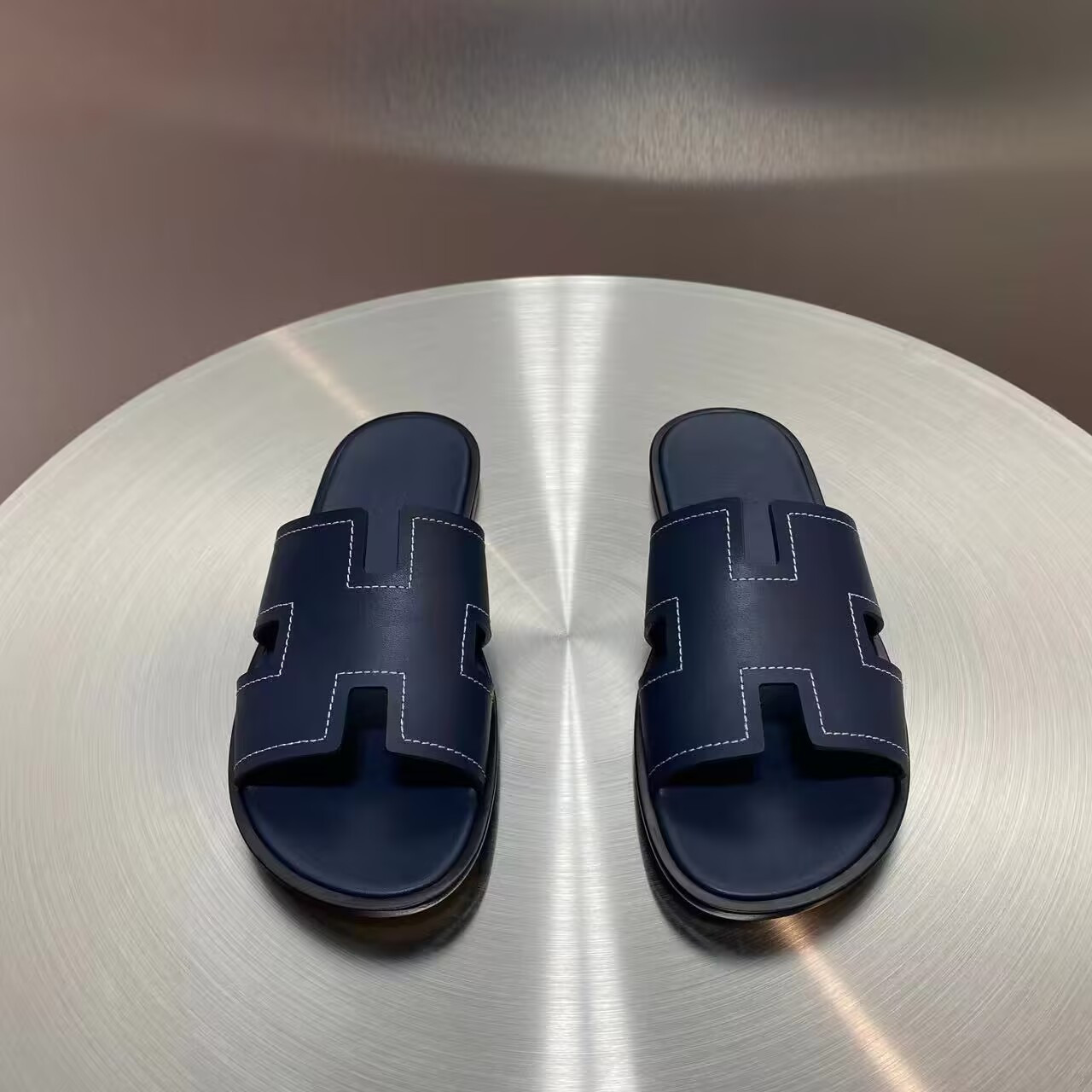 UA H**me5 Izmir sandal