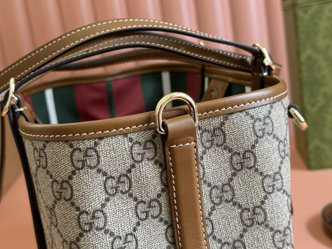 Gvc*1 GG Emblem Tote Bag 31x18.5x11.5cm