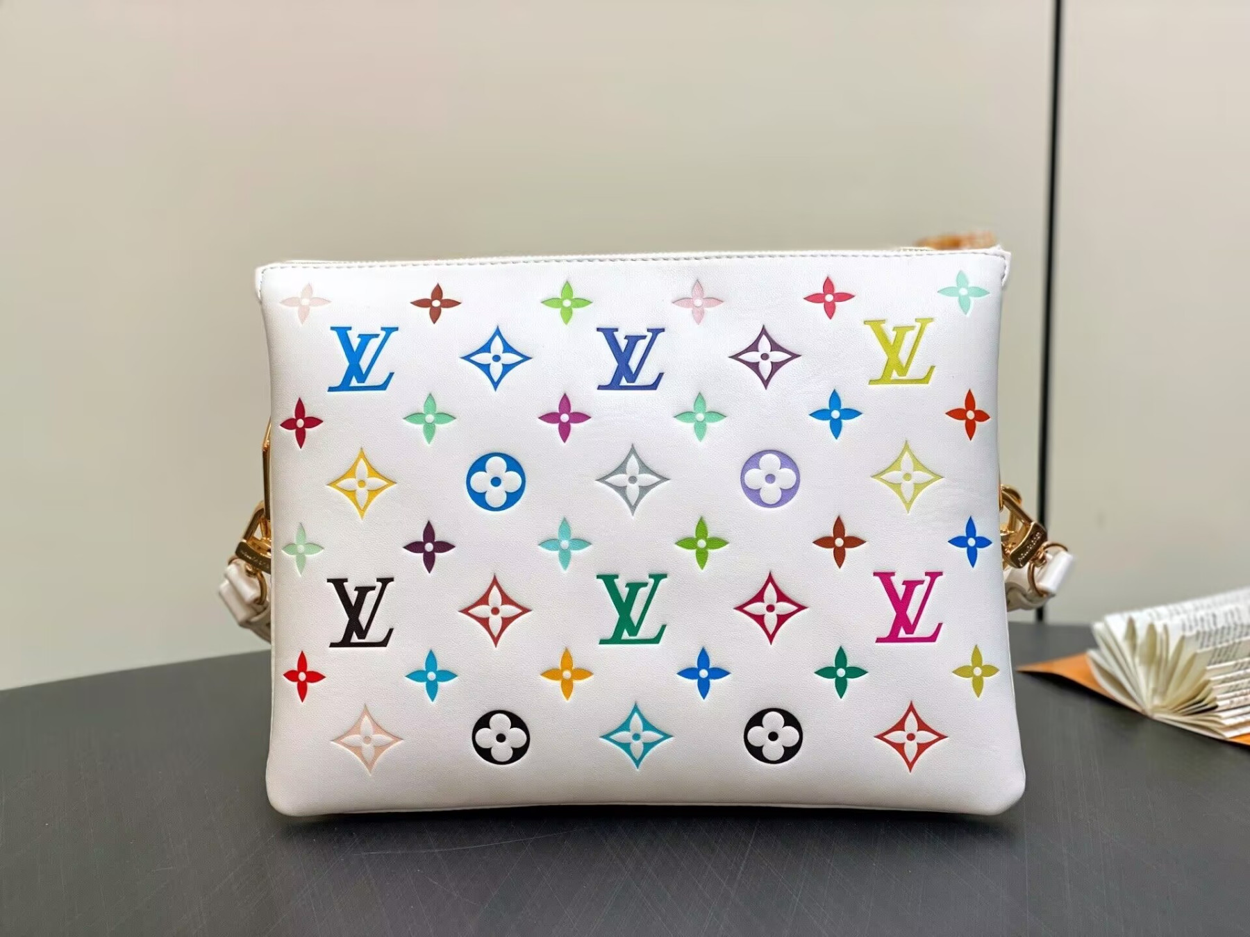 LV x TM Coussin PM M13233 26x20x12cm