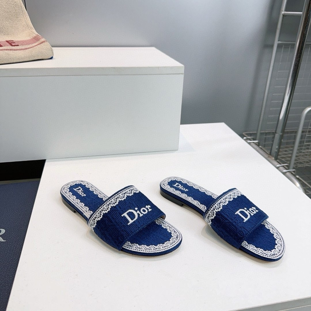 UA D10r Dentelle Slide