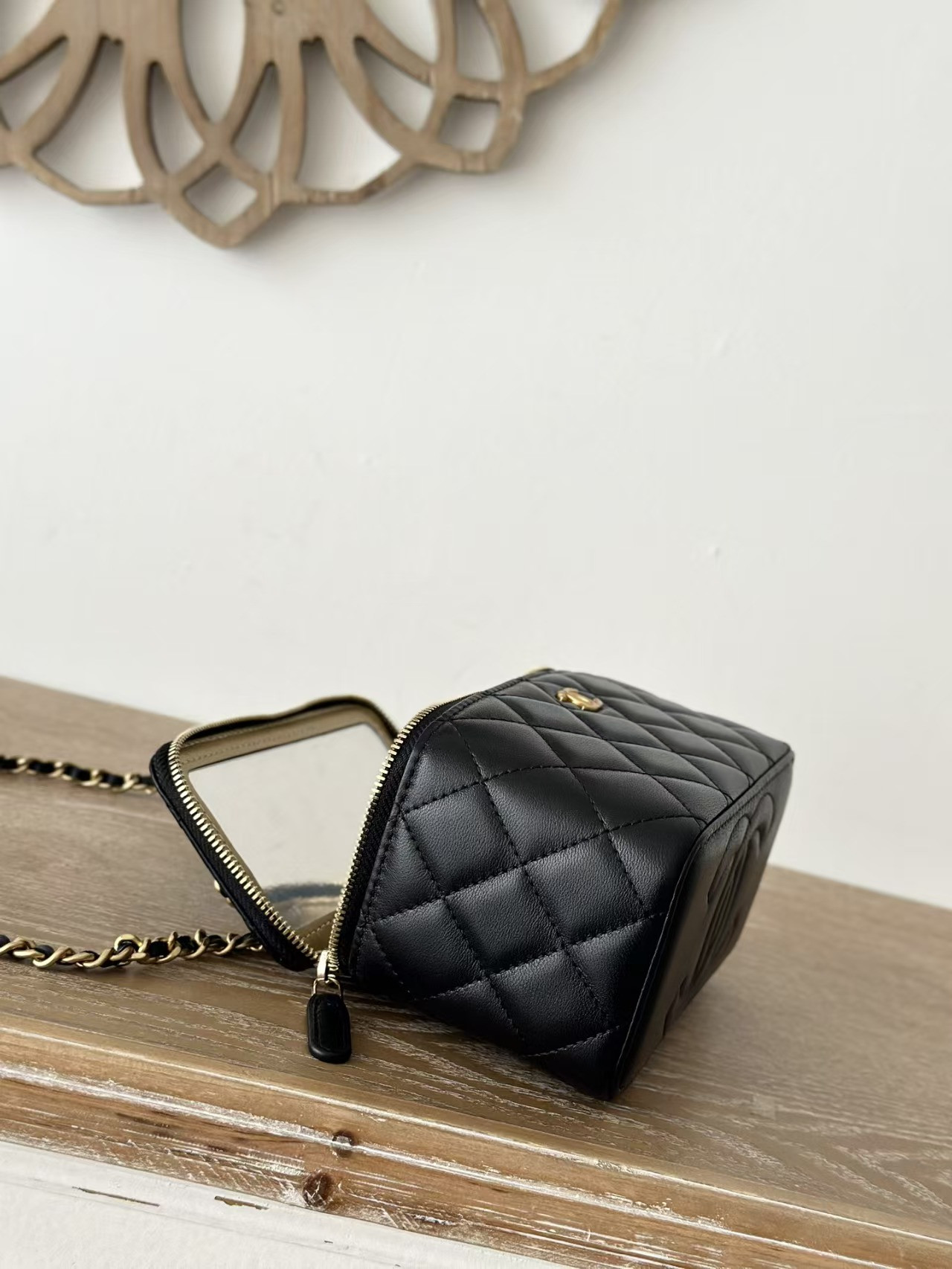 Ch**el Vanity With Chain 9.5x17x8cm