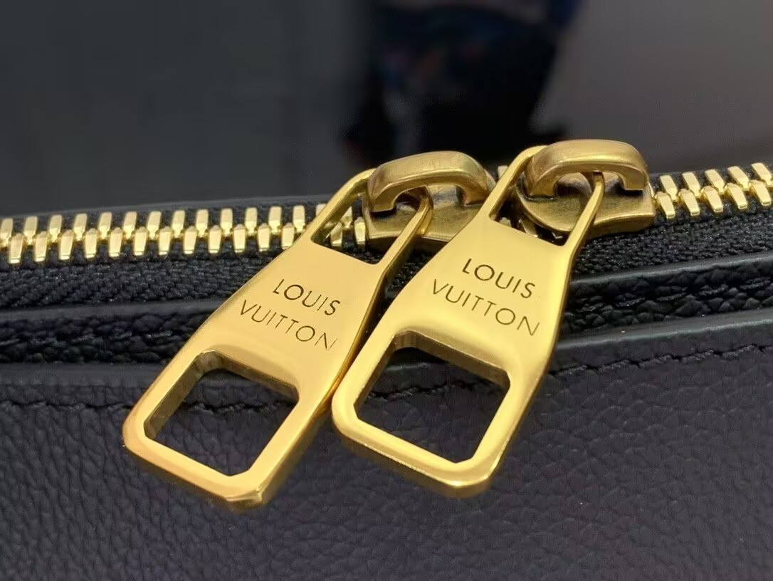 LV Low Key Duffle Tote M26257 43.5x26.5x14.5cm