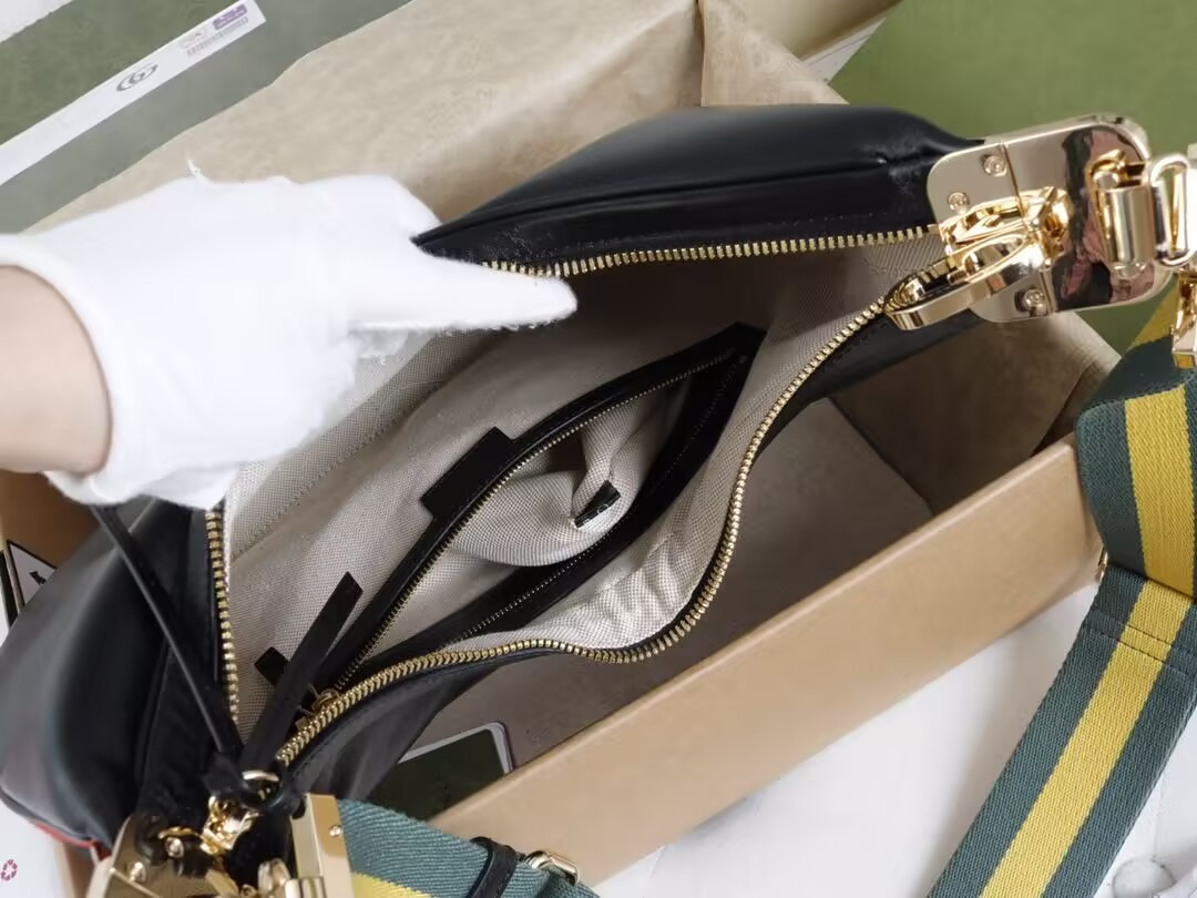 Gvc*1 ATTACHE MEDIUM SHOULDER BAG 35x32x6cm
