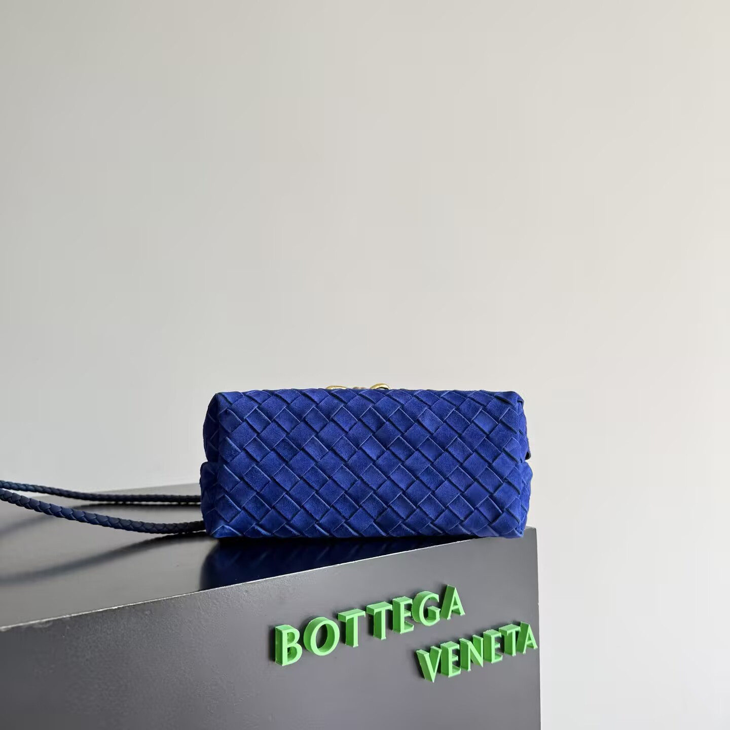 Bottega Veneta Small Andiamo 25x22x10.5cm