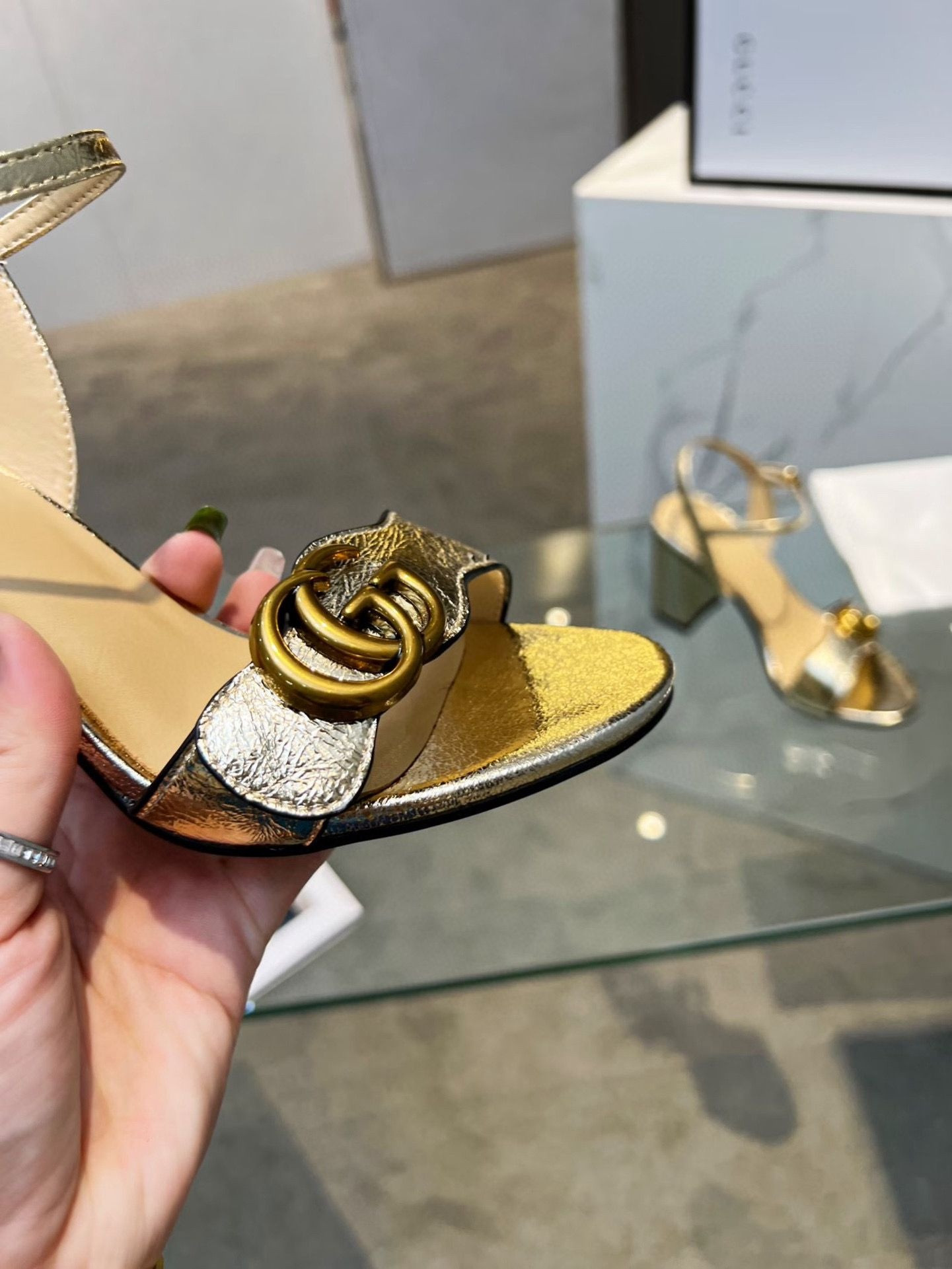 UA Gvc*1 HORSEBIT HEELED SANDAL