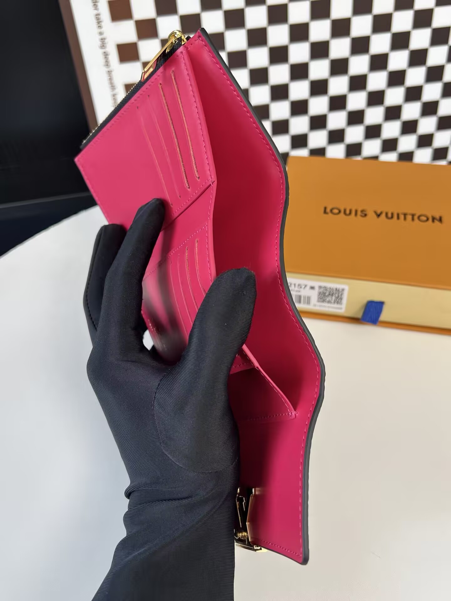 LV Capucines Compact Wallet M62157 13.5 x 9.5 x 1.5 cm