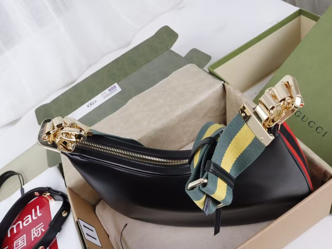 Gvc*1 ATTACHE MEDIUM SHOULDER BAG 35x32x6cm