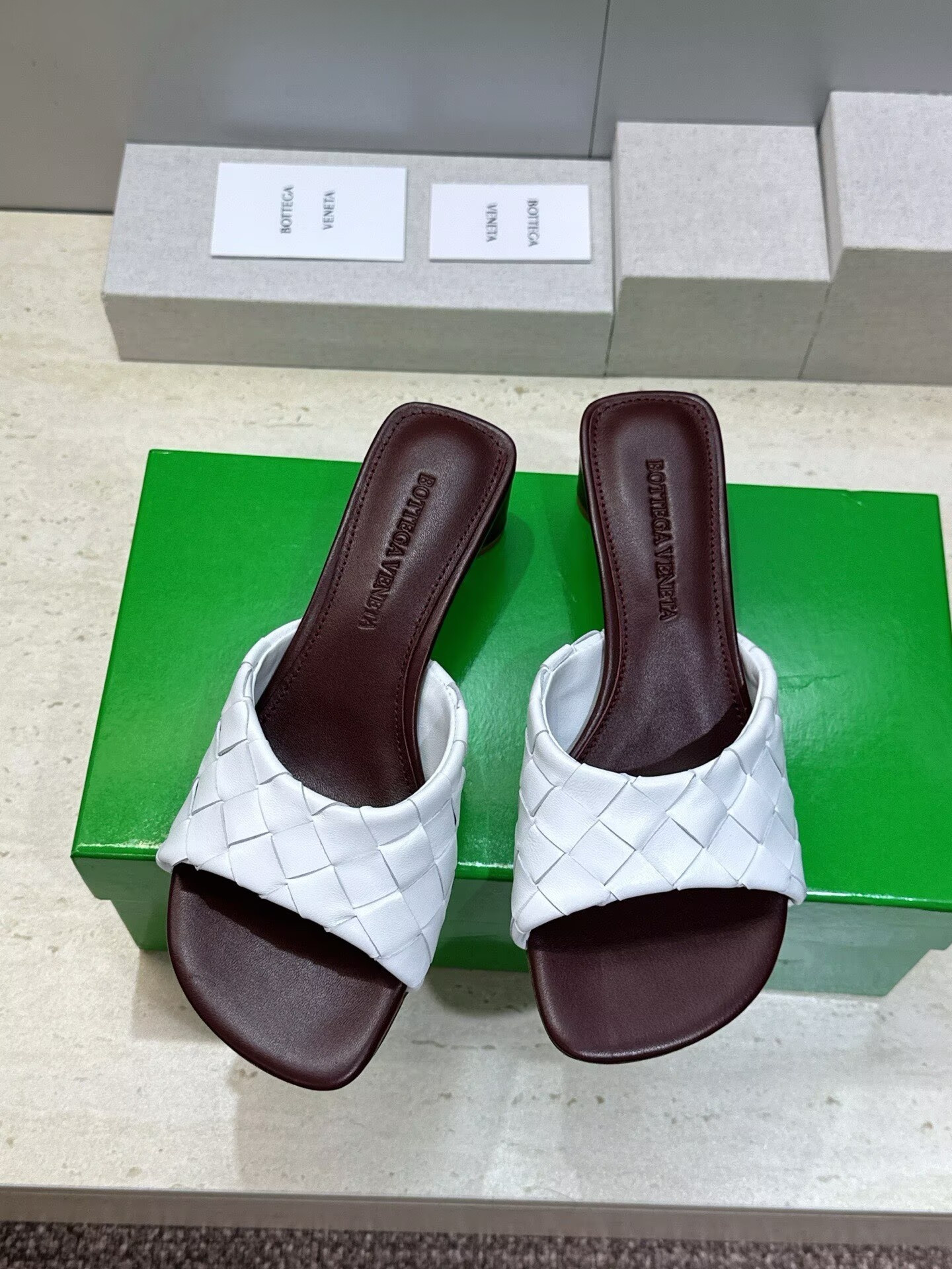 UA B0tt*ga Ven*ta Slides 4.5cm Heel