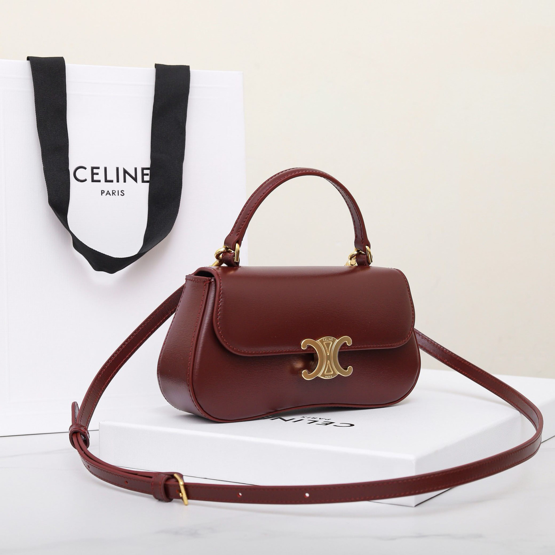 Celine TEEN CELINE LOLA IN shiny calfskin 20x11.5x5cm