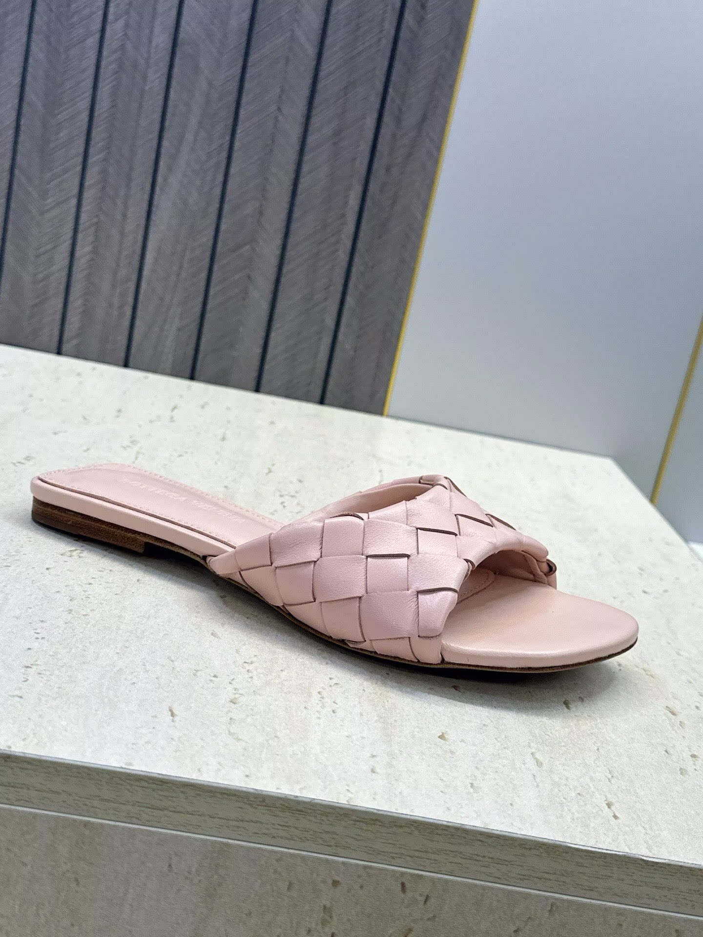 UA B0tt*ga Ven*ta Slides