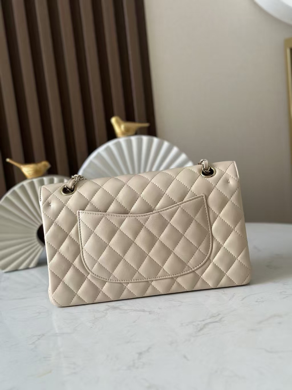 Ch**el Classic Flap Bag Pearlescent apricot-colored lambskin with light gold hardware 15x25.5x6cm