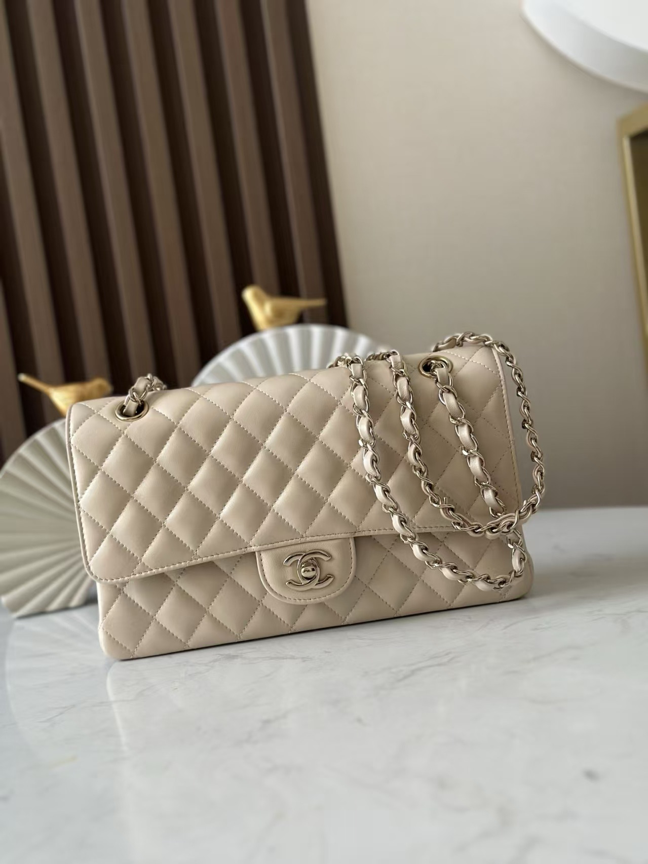 Ch**el Classic Flap Bag Pearlescent apricot-colored lambskin with light gold hardware 15x25.5x6cm