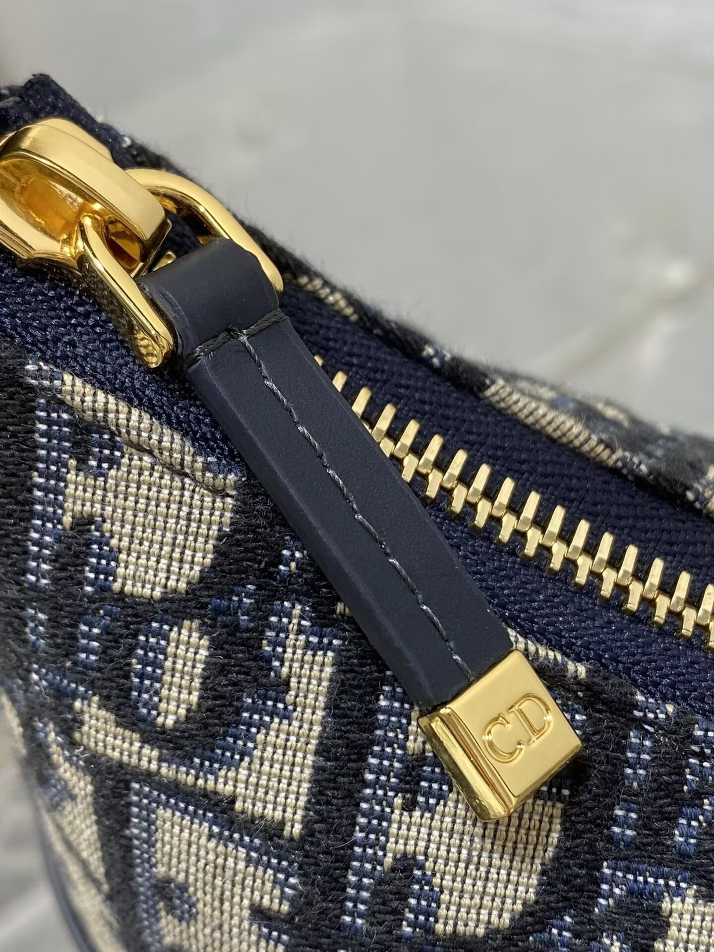 D10r 30 Montaigne Cigale Bag 18x6.5x11cm