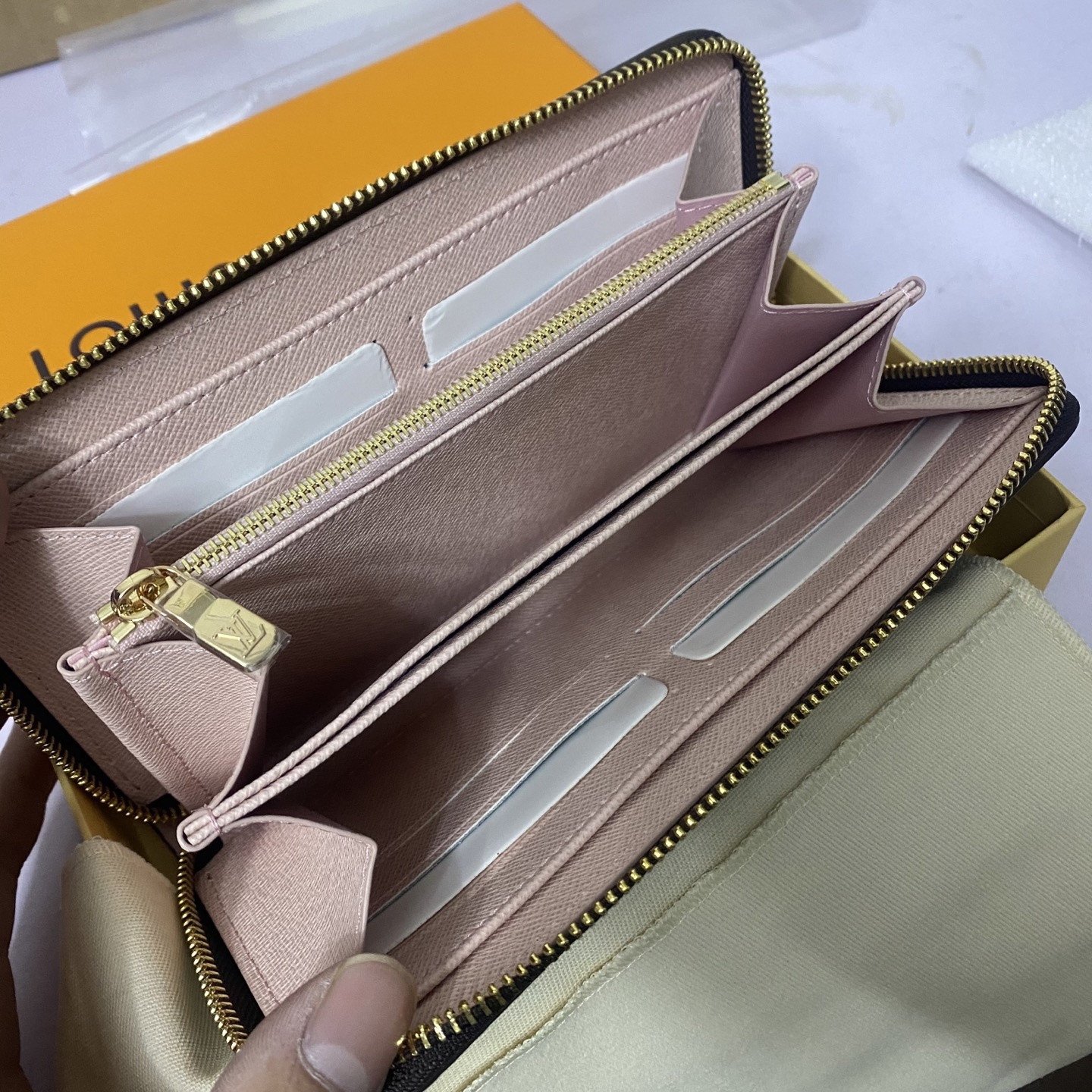 LV x TM Zippy Wallet M13433 7.7 x 4.1 x 1 inches