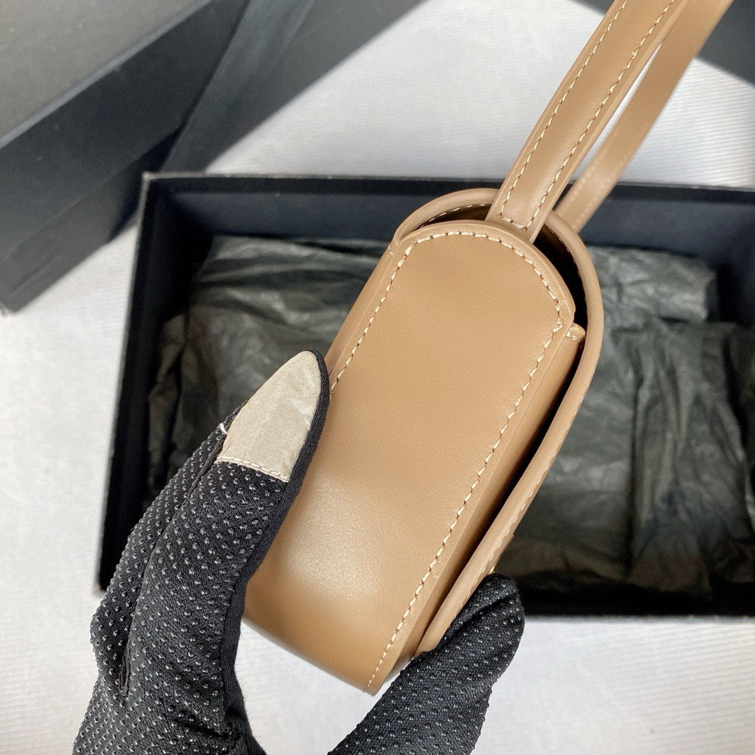 Y51 VOLAIRE 17.5x13.5x5cm