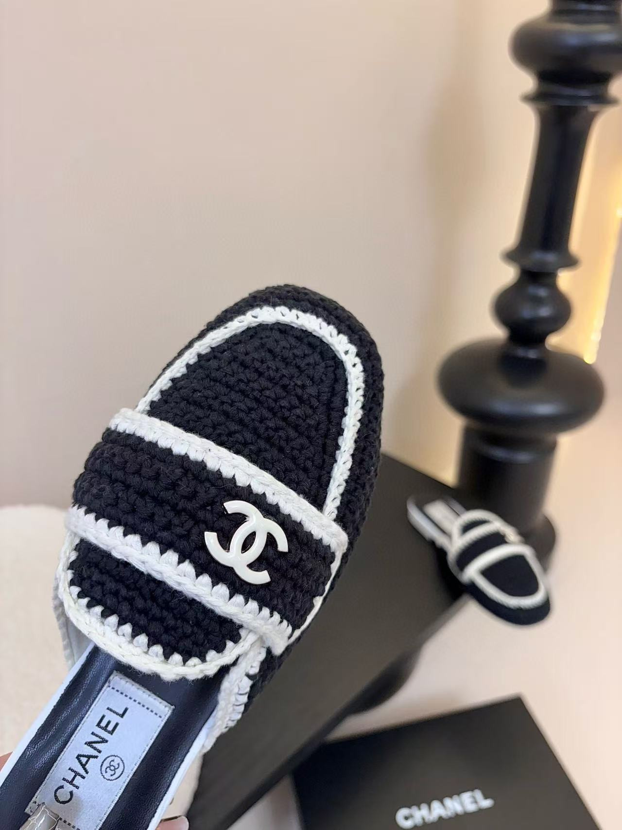 UA Ch**el Slides