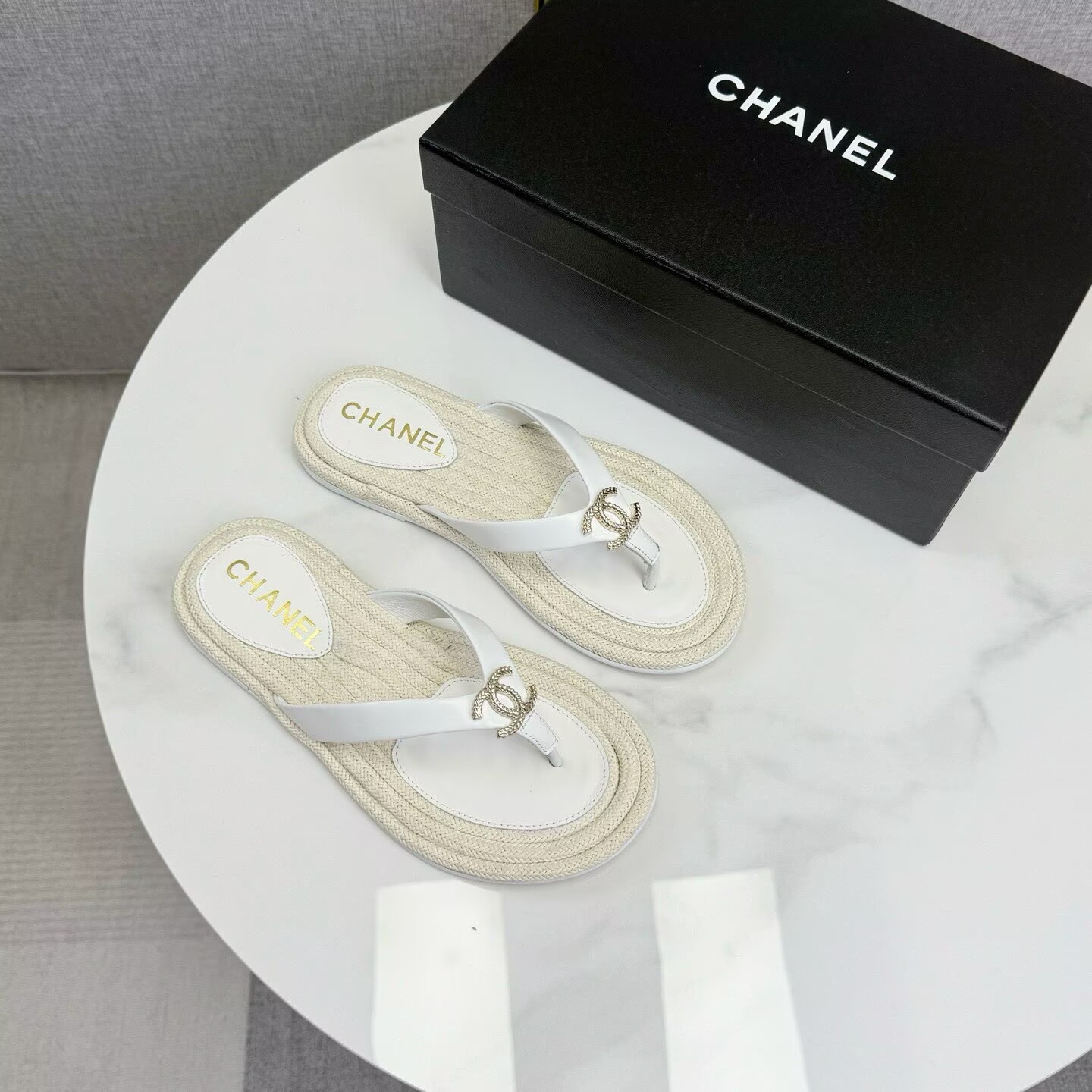 UA Ch**el flip-flops