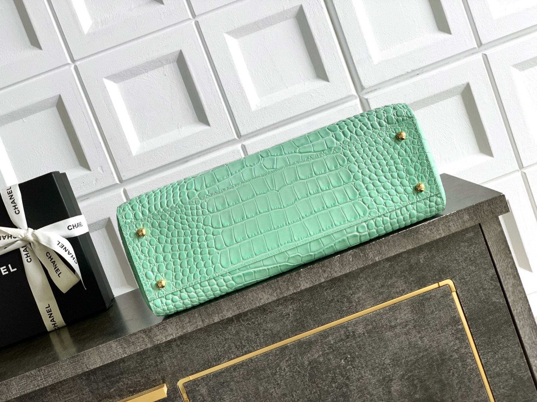 Ch**el tote crocodile-embossed bag 35x21x12cm