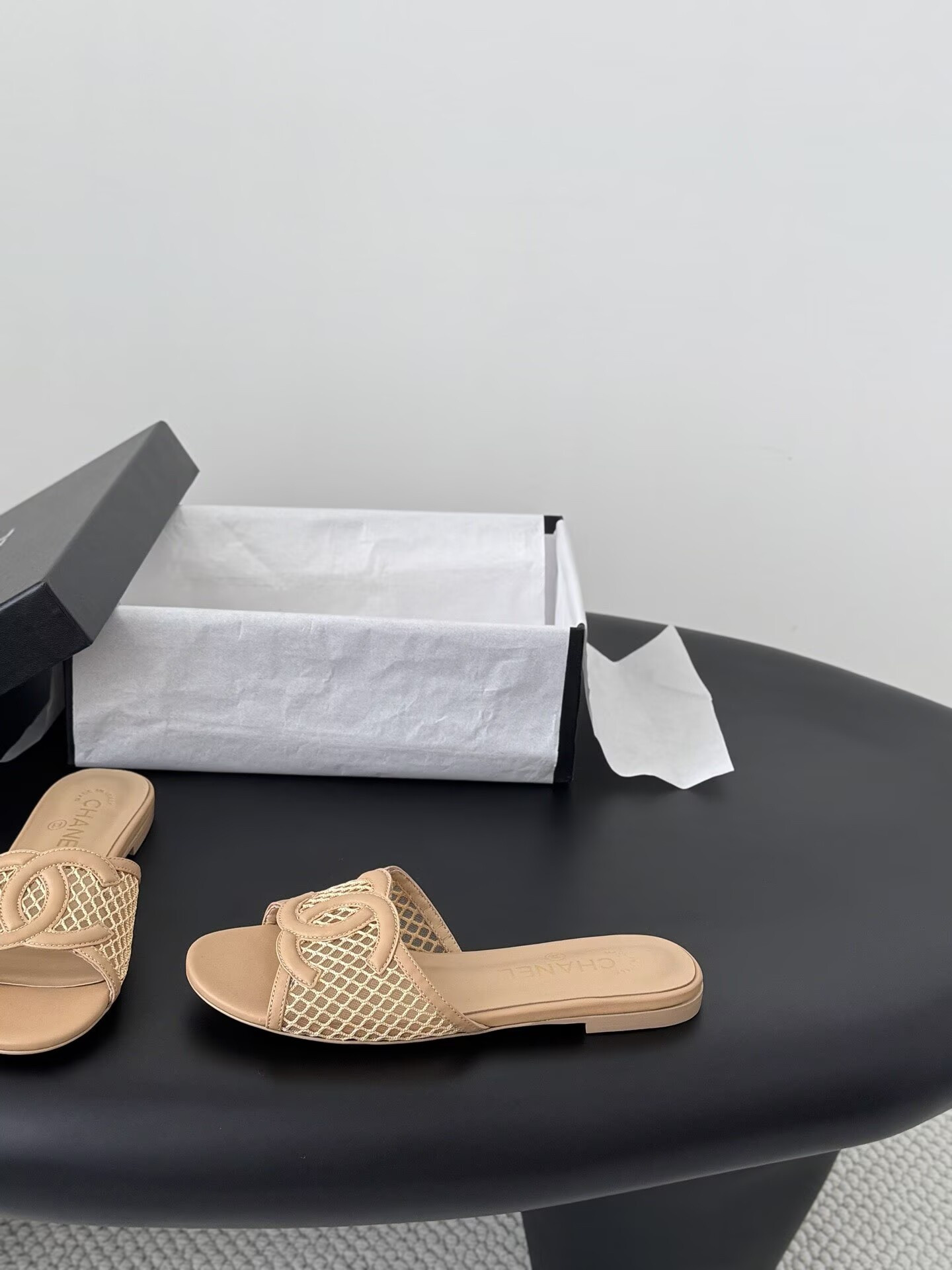 ua Ch**el sandals