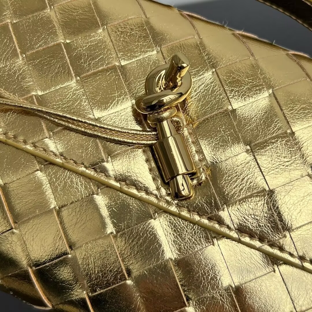 B0tt*ga Ven*ta Long Clutch Andiamo With Handle