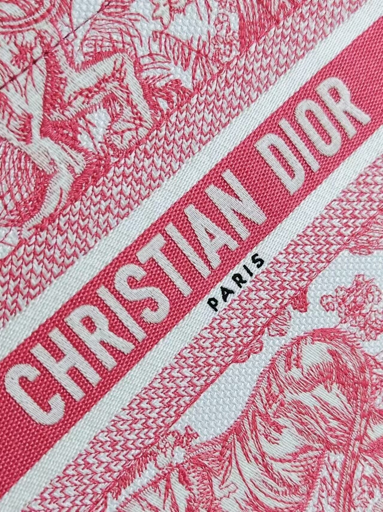 D10r Tote 26 x 8 x 22cm