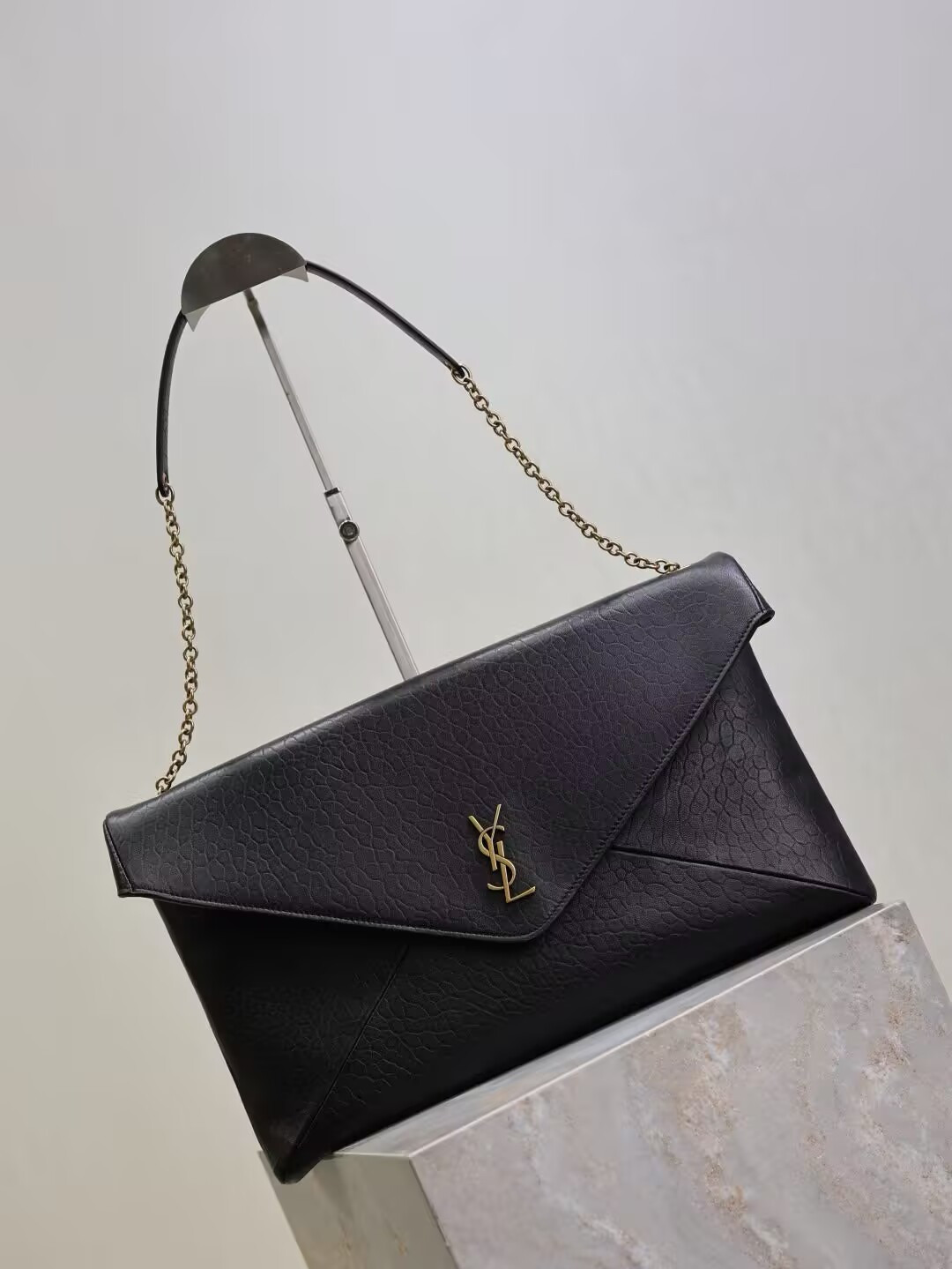 Y51 CASSANDRE Pouch on Chain Black 35x22x3-4.2cm