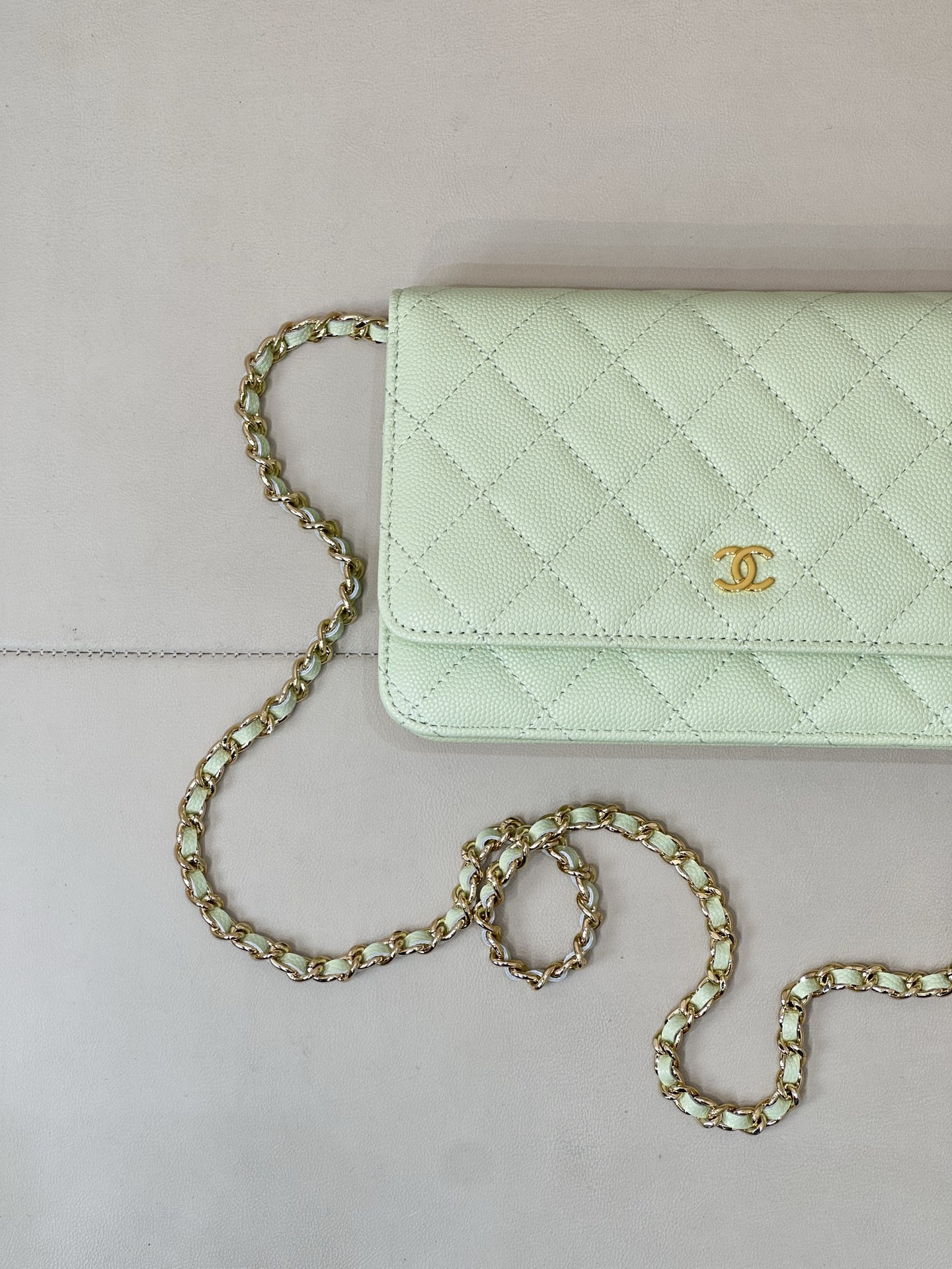 Ch**el WOC CLASSIC WALLET ON CHAIN AS0250 12x19x3cm