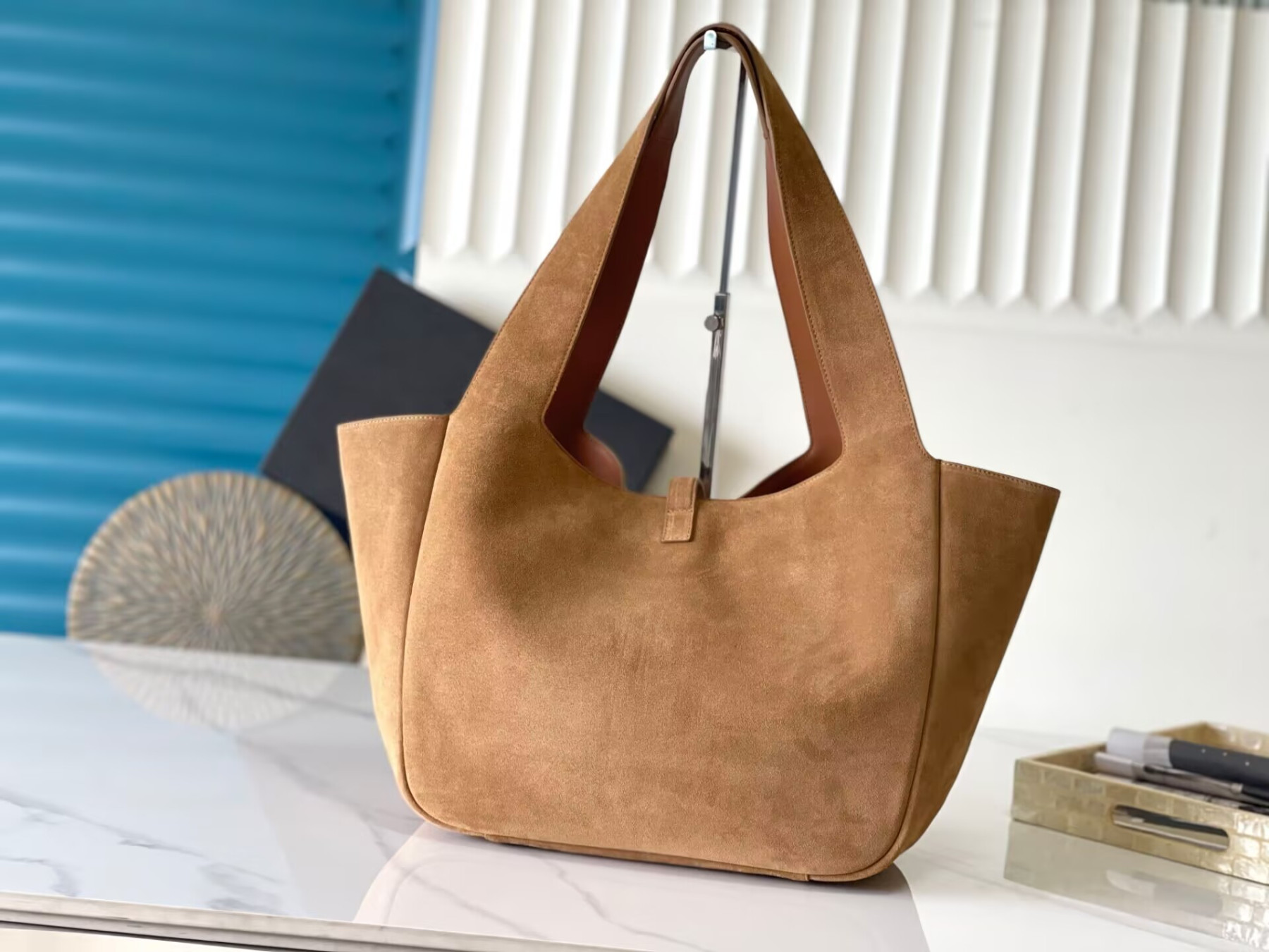 Y51 le 5 à 7 bea in suede 50×28×18cm