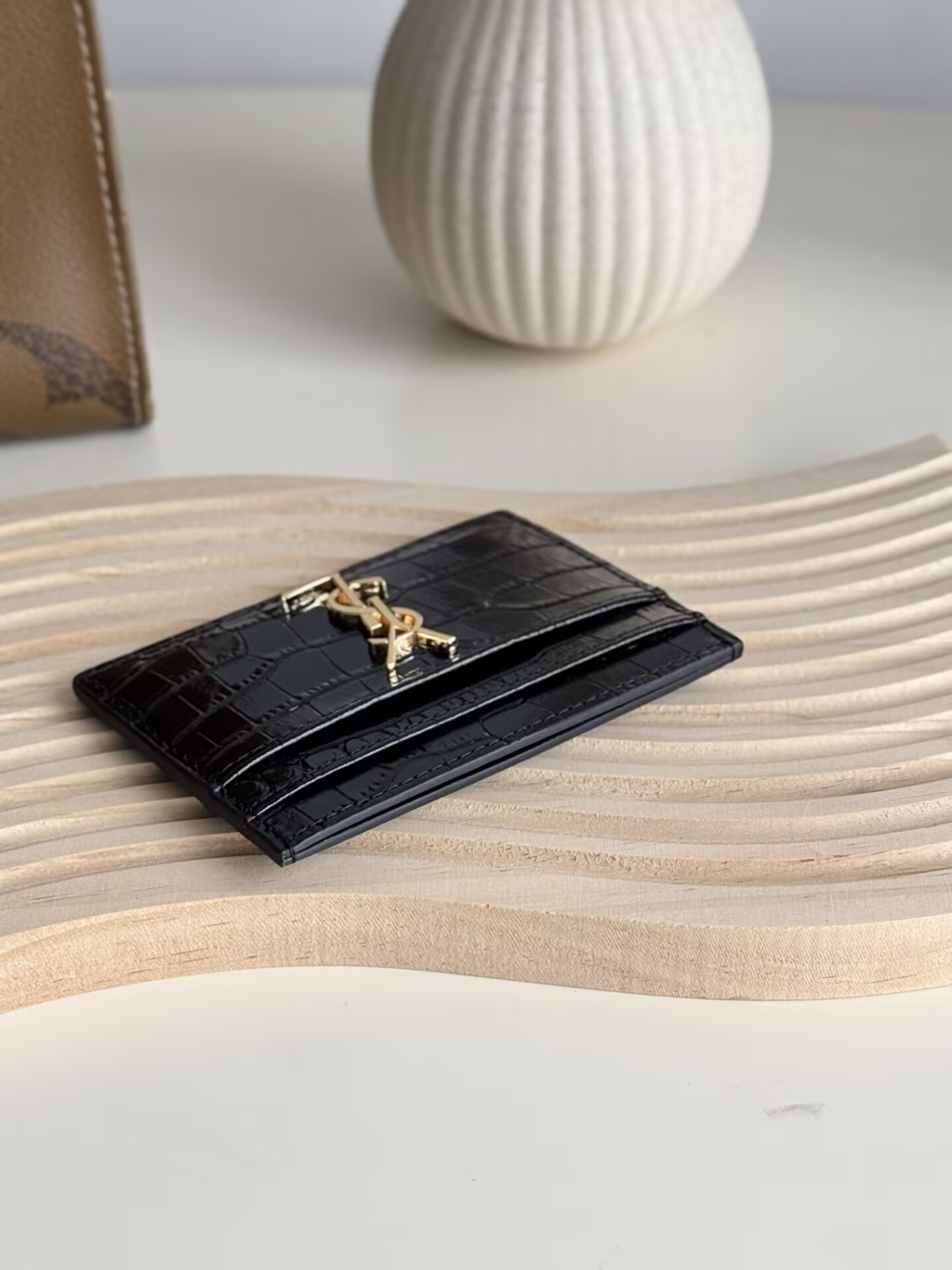 Y51 Card holder 10x7.5x0.5cm