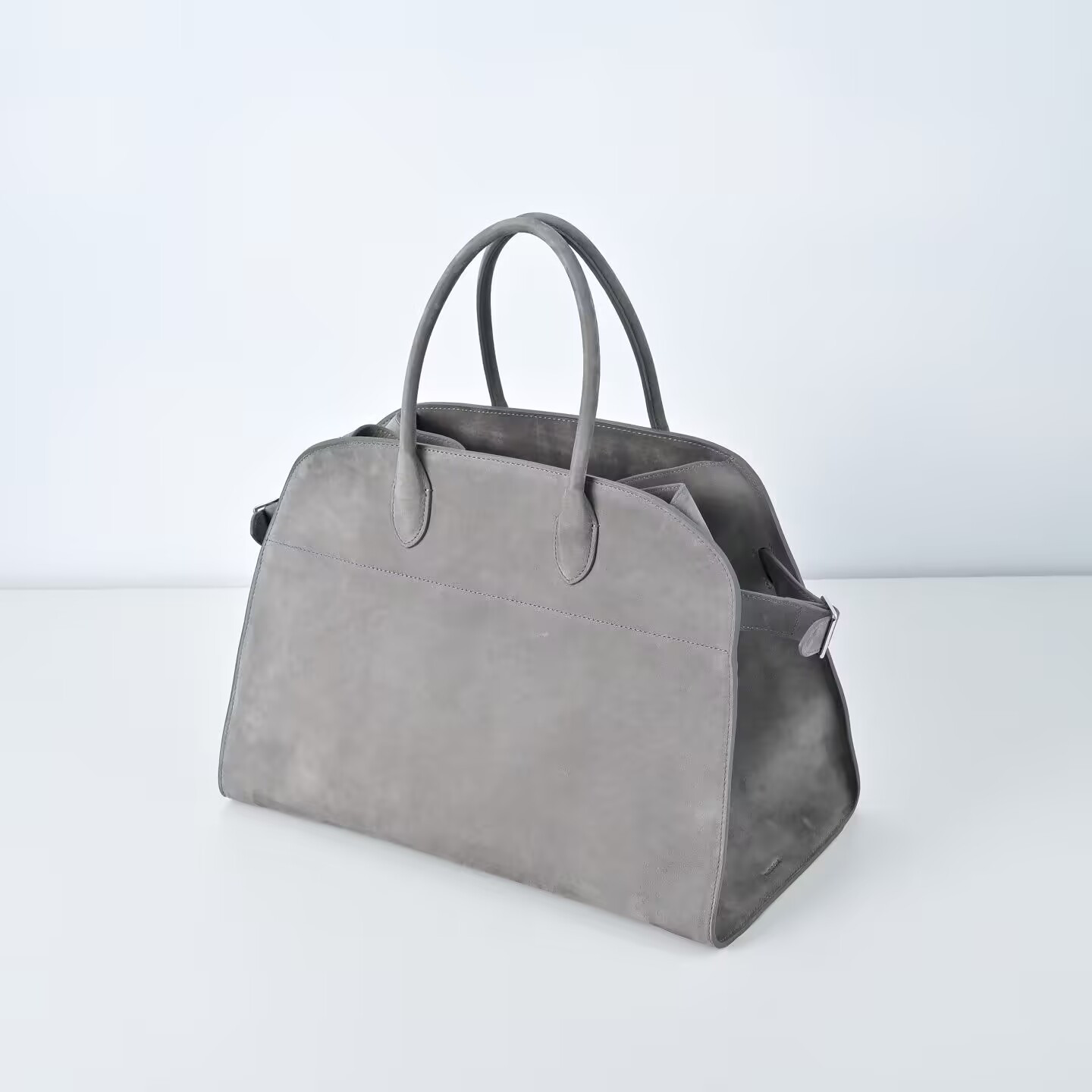 The R0w MARGAUX 15 38.5x16x30cm