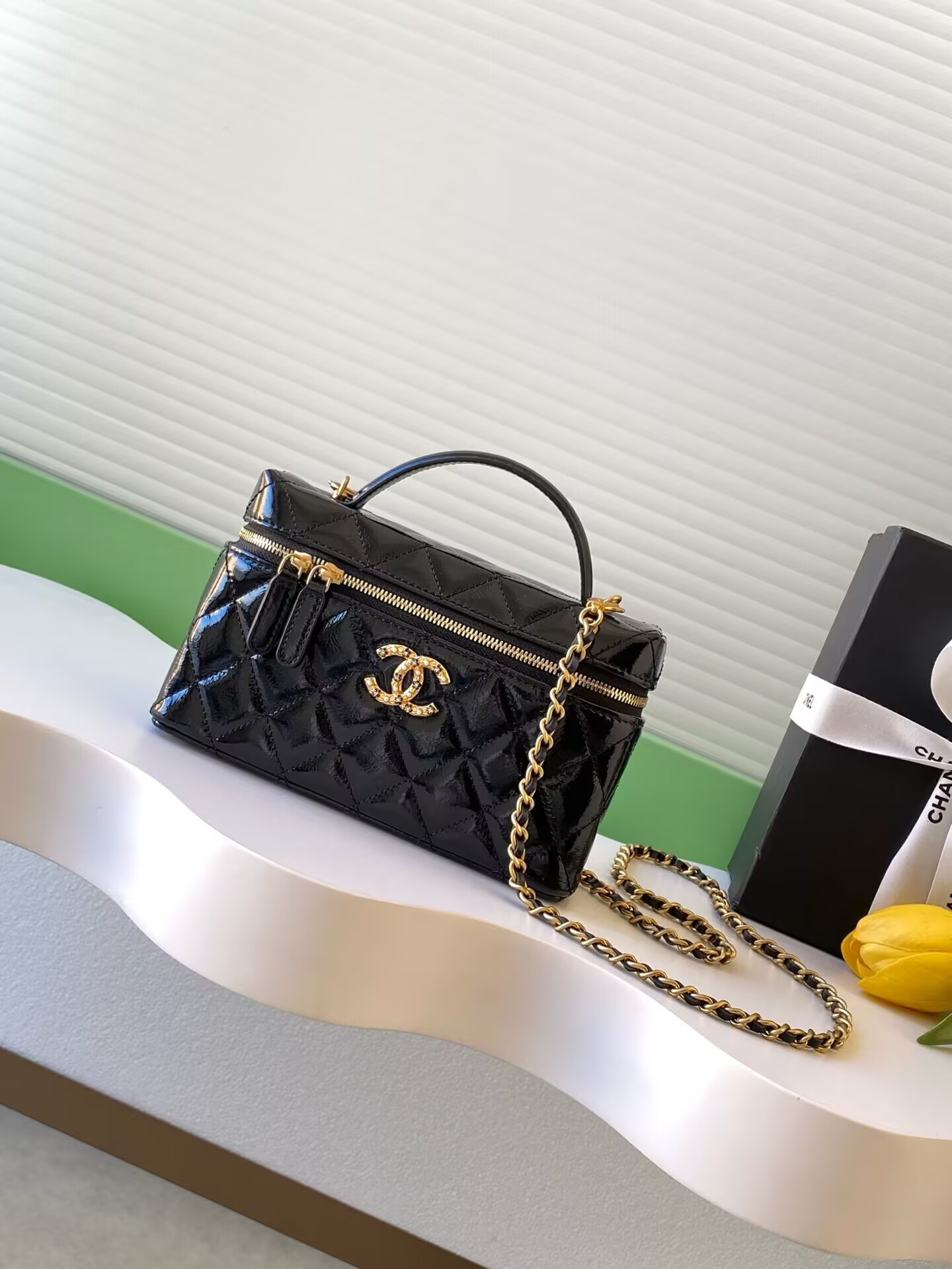 Ch**el Vanity with Chain 17x19x5cm