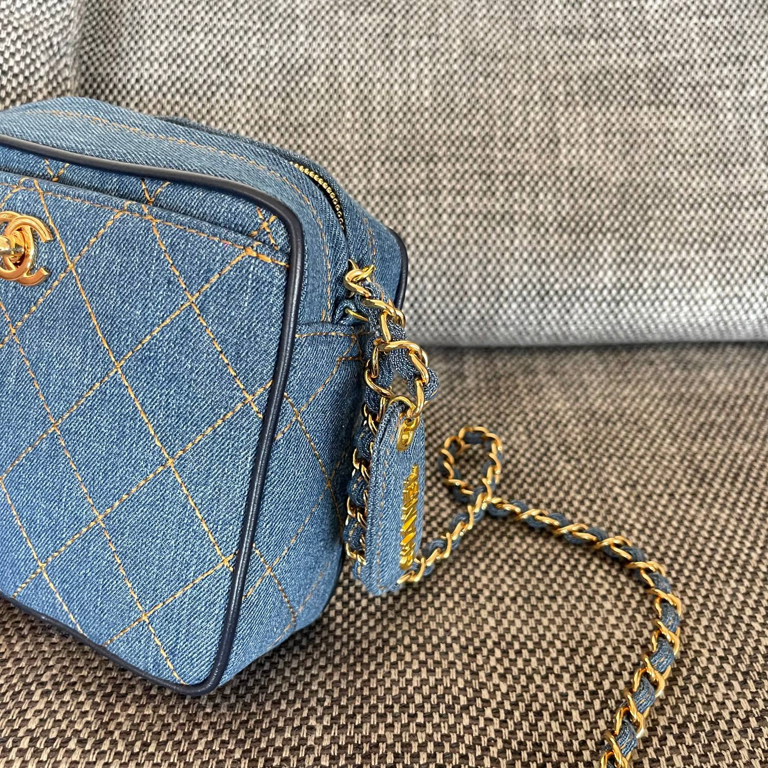 ch**el De*1m quilted bag 17.5x15.5x6.5cm