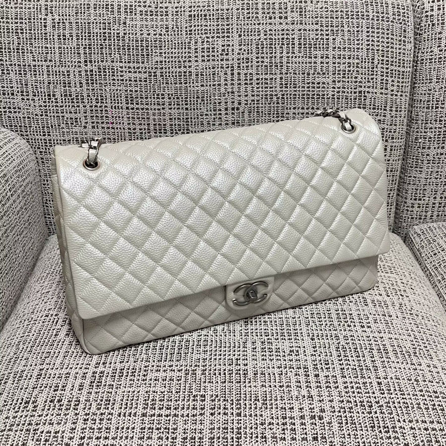 Ch**el XXL Flap Travel Maxi Bag 46x29x17cm