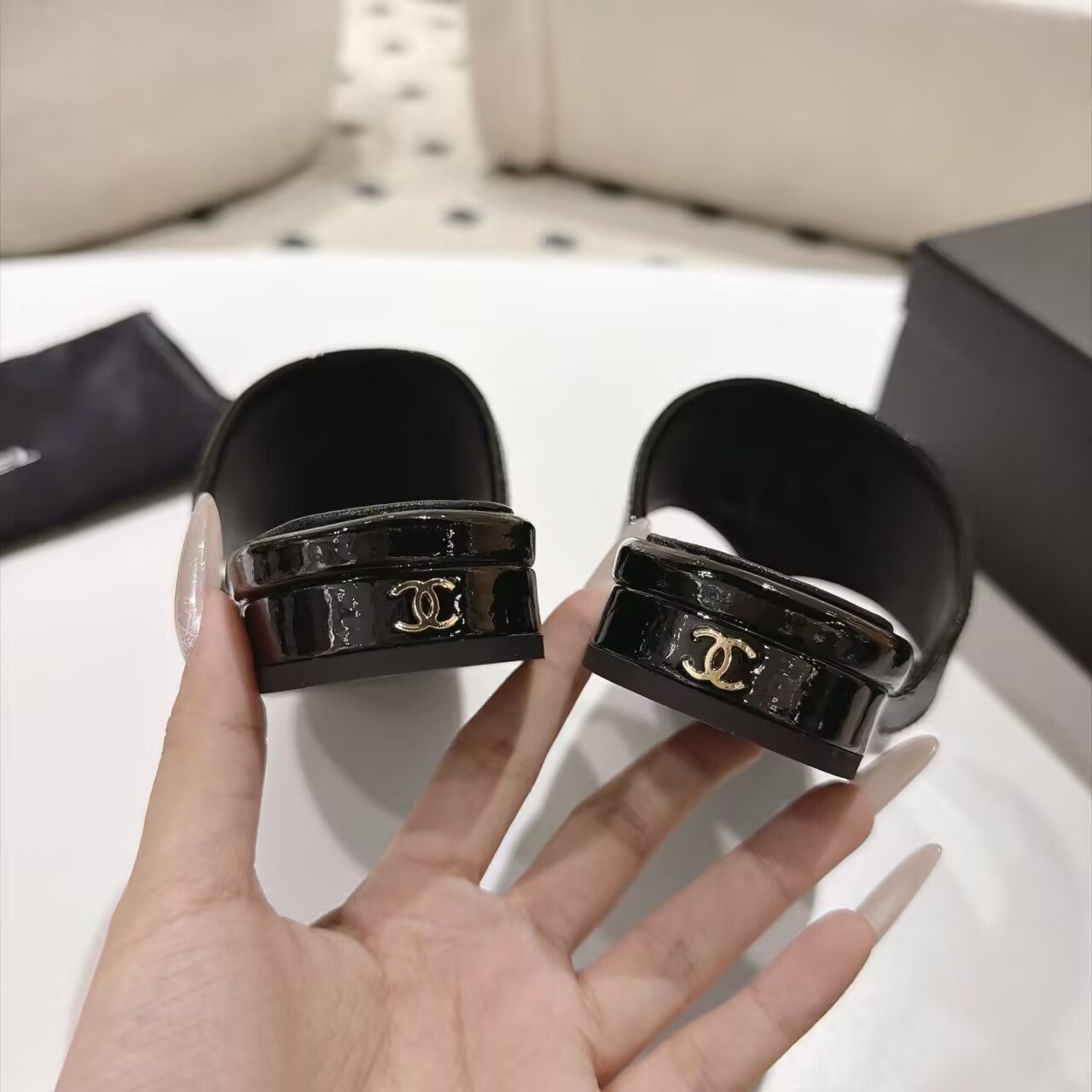 UA Ch**el Thong Sandals