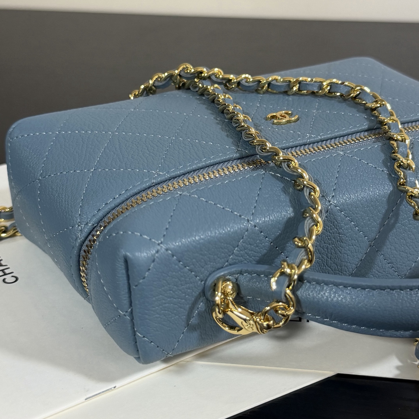 Ch**el classic vanity with chain handbag 17x19.5x5cm