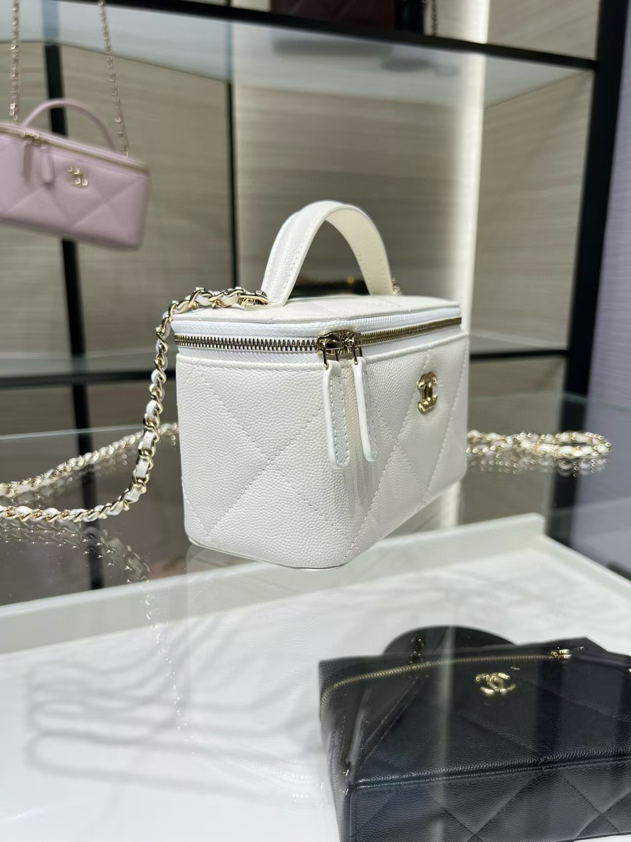 Ch**el Vanity With Chain AP4933 17x9.5x8cm