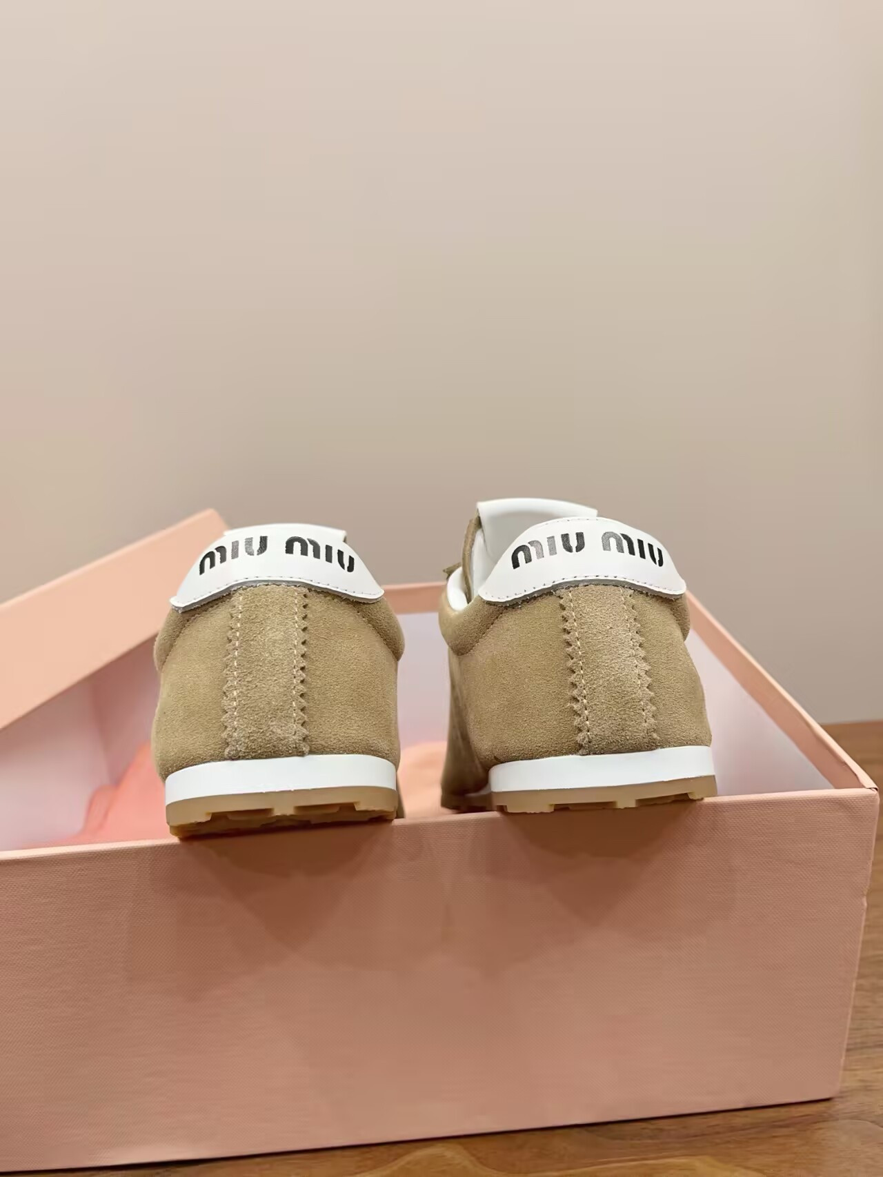 UA M1v M1v Plume Sneakers