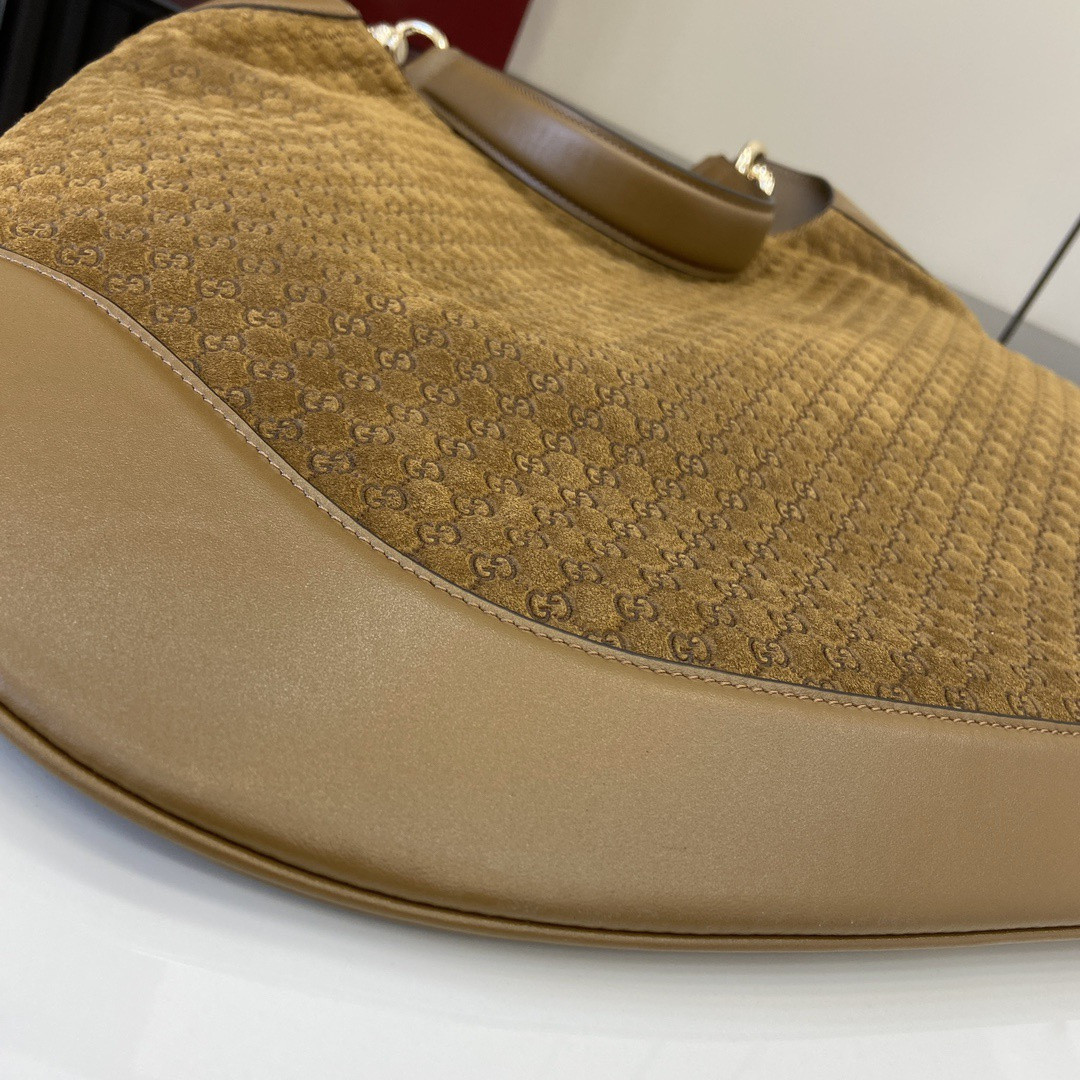 Gvc*1 B Large Shoulder Bag 49x 46x 4cm