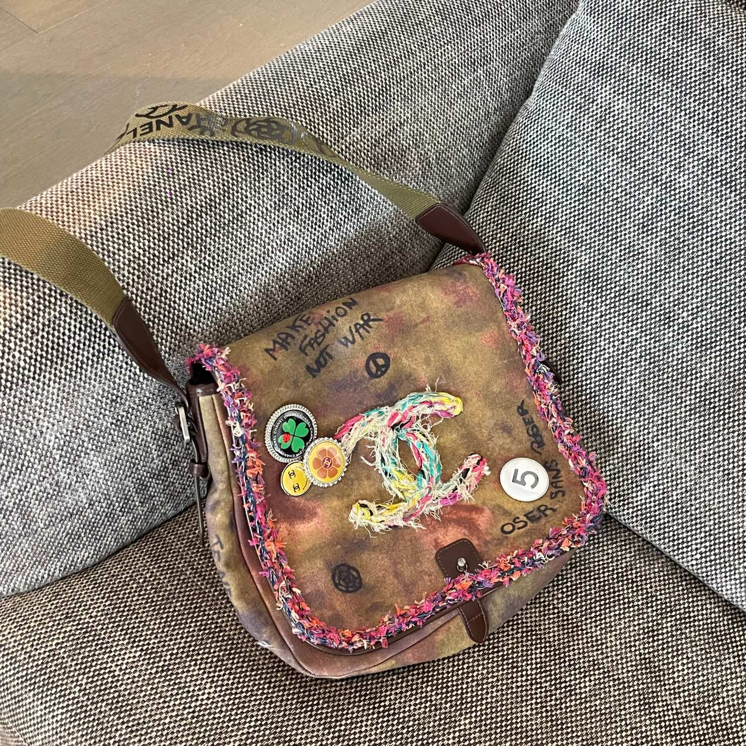 Chanel On the Pavements Graffiti Messenger Bag 30x30cm