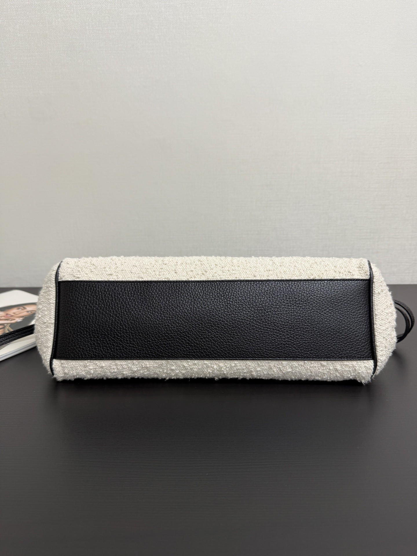 Ch**el small tote as6288 15x31x12cm