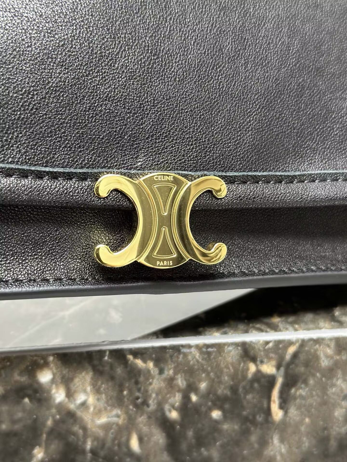 Ce1i*e SOFT TRIOMPHE BESACE IN S*pPLE SHINY LAMBSKIN 34x25x13cm